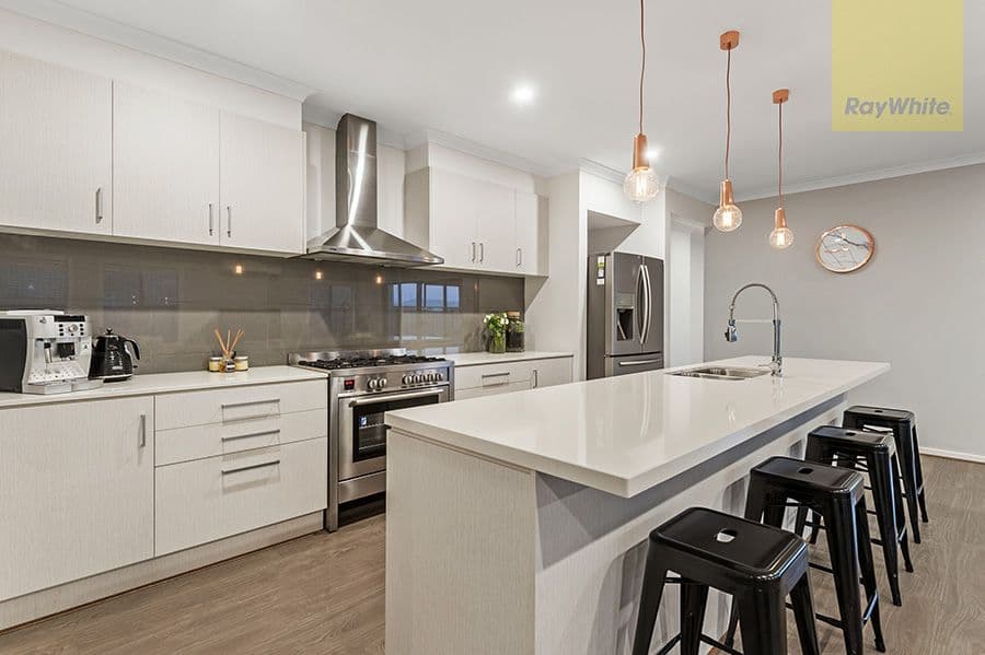 18 Baronial Way, Craigieburn VIC 3064, Craigieburn - Thumbnail 4