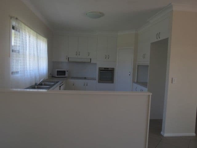 12 Marsden Court, Roma QLD 4455, Roma - Thumbnail 3