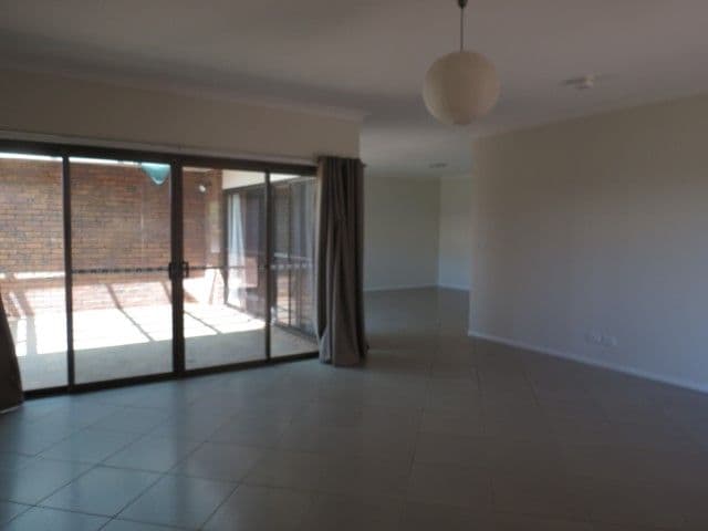 12 Marsden Court, Roma QLD 4455, Roma - Thumbnail 8