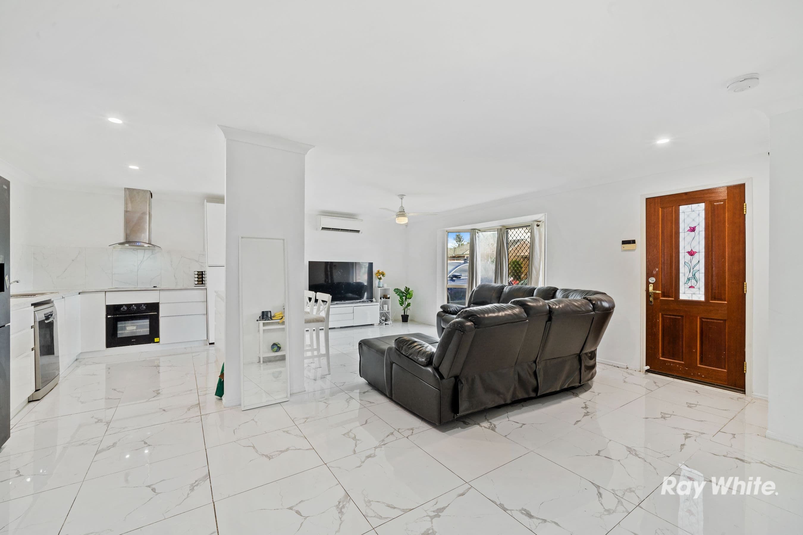 11 Cherrytree Place, Waterford West QLD 4133, Waterford West - Thumbnail 4