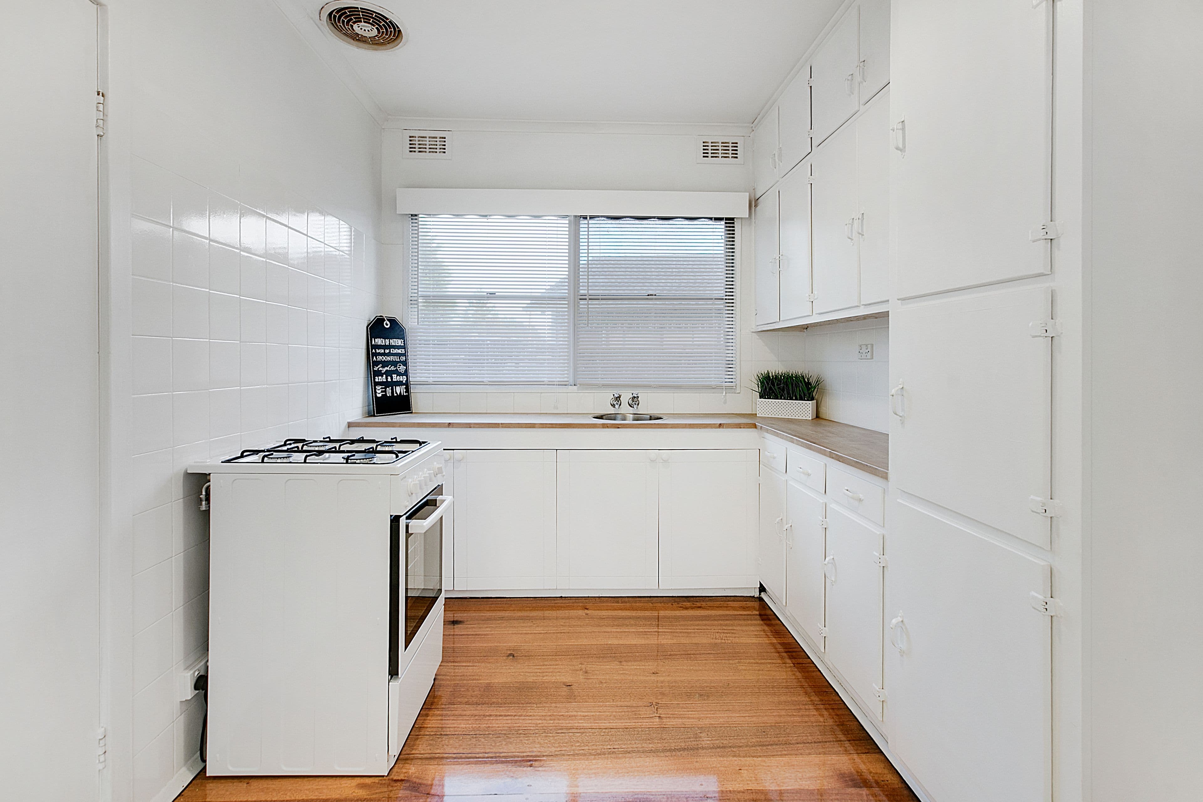 12 Jarrah Court, Frankston North VIC 3200, Frankston North - Thumbnail 3