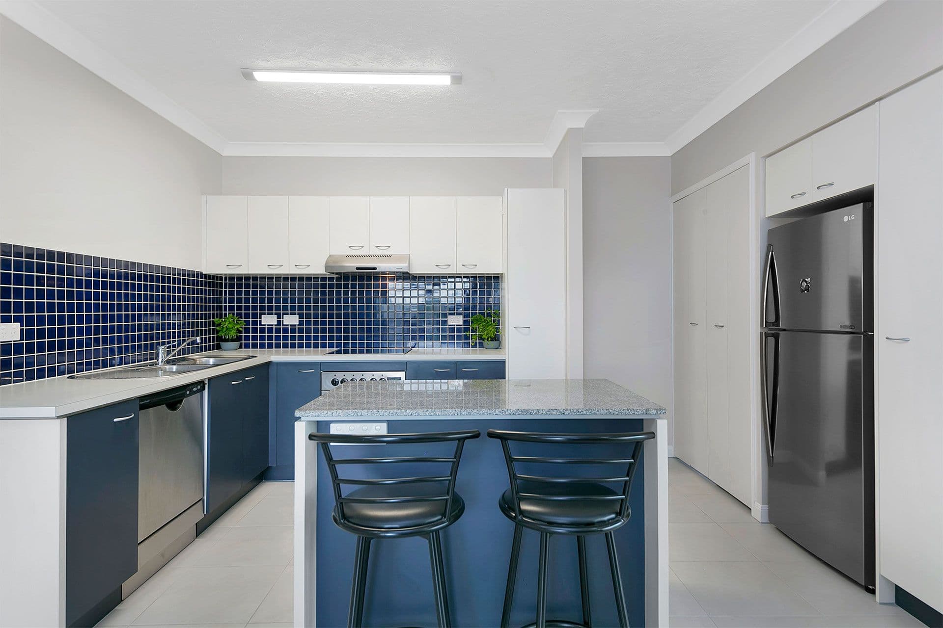 19 Thorn Street, Kangaroo Point QLD 4169, Kangaroo Point - Thumbnail 3