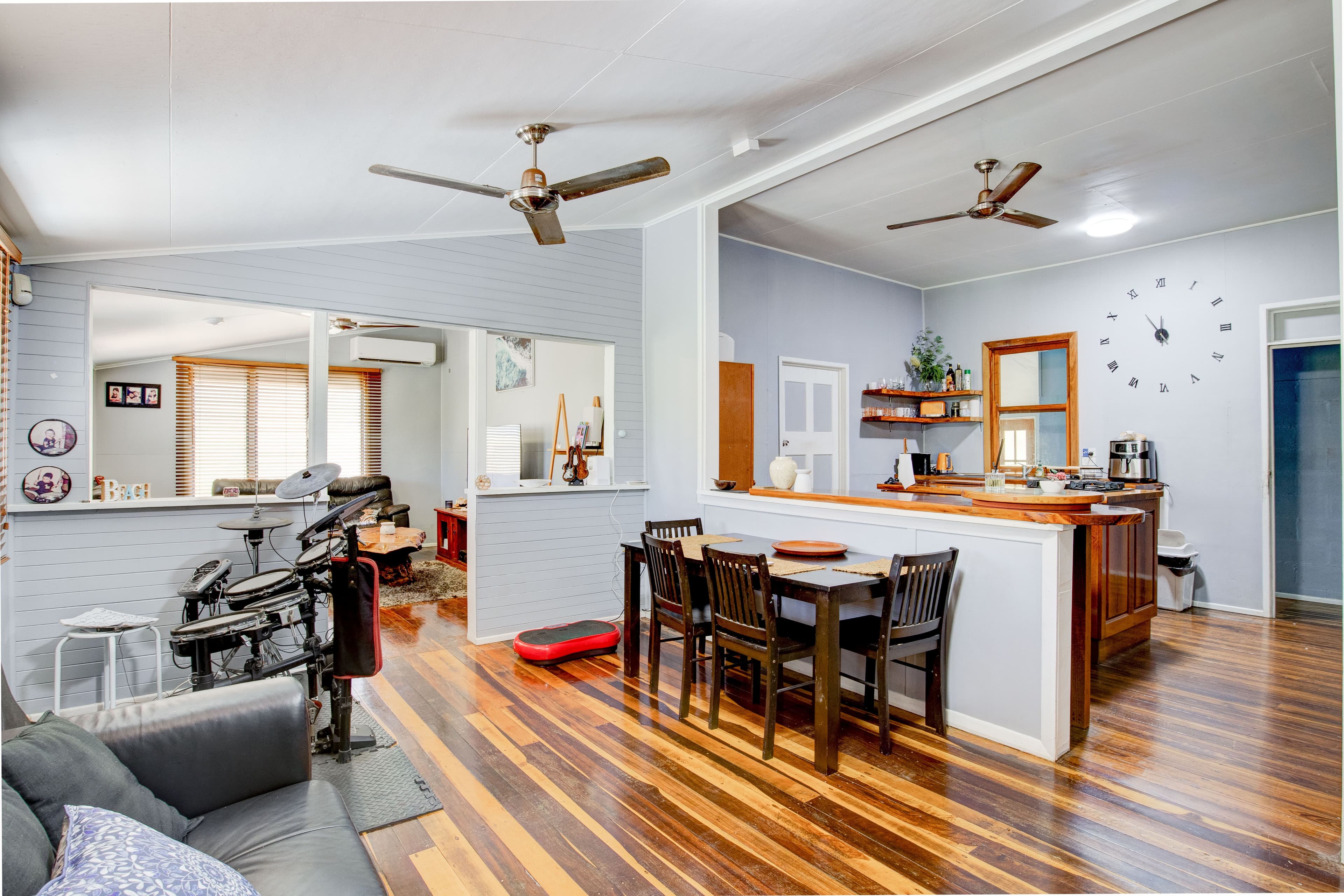 12 Seaview Street, Mission Beach QLD 4852, Mission Beach - Thumbnail 4