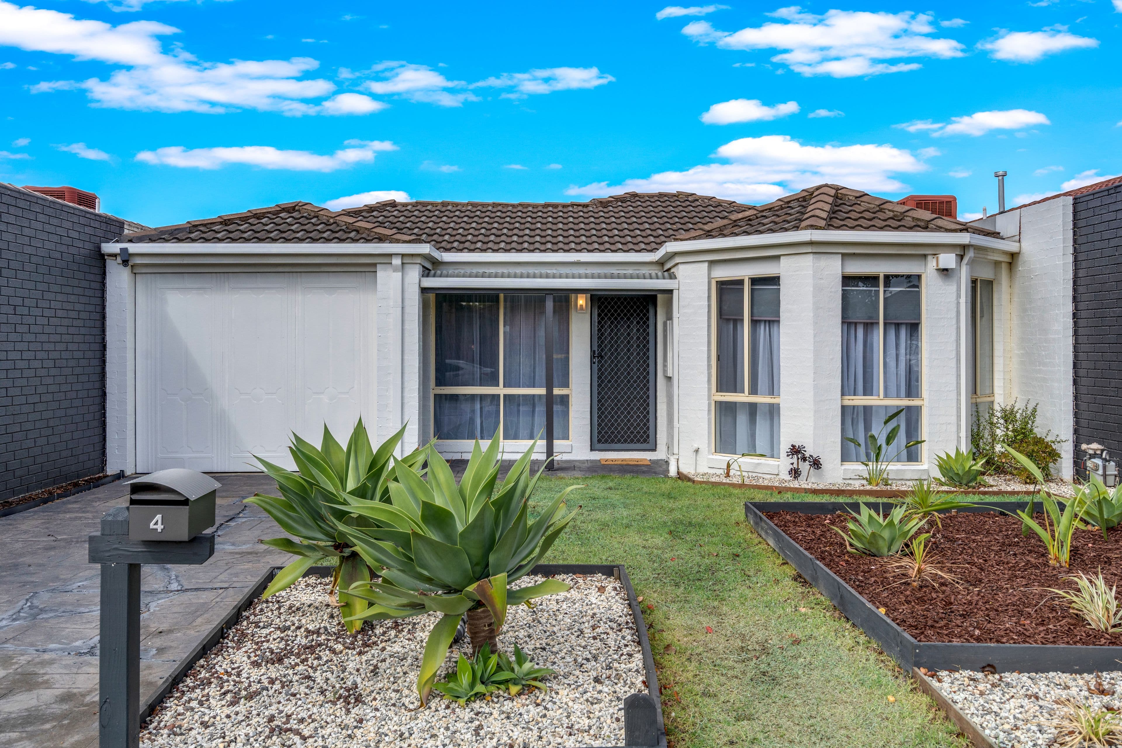 4 Dodd Place, Roxburgh Park VIC 3064, Roxburgh Park - Image 1