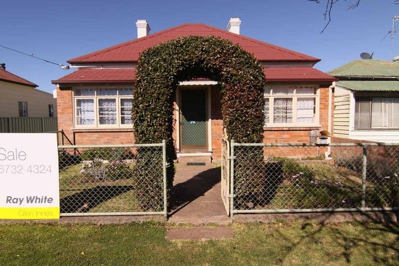 37 Walter Street, GLEN INNES NSW 2370, Glen Innes - Image 1