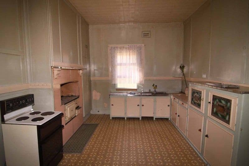 37 Walter Street, GLEN INNES NSW 2370, Glen Innes - Thumbnail 3