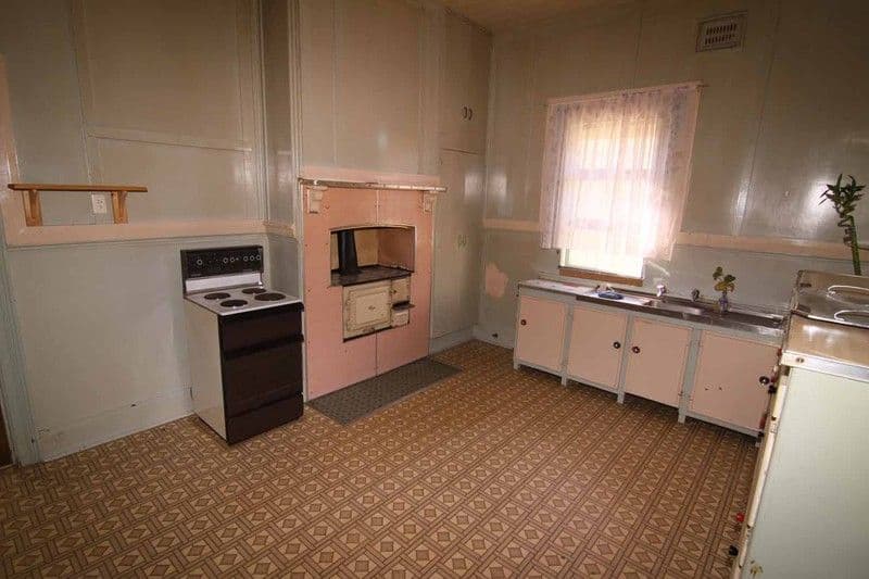 37 Walter Street, GLEN INNES NSW 2370, Glen Innes - Thumbnail 5