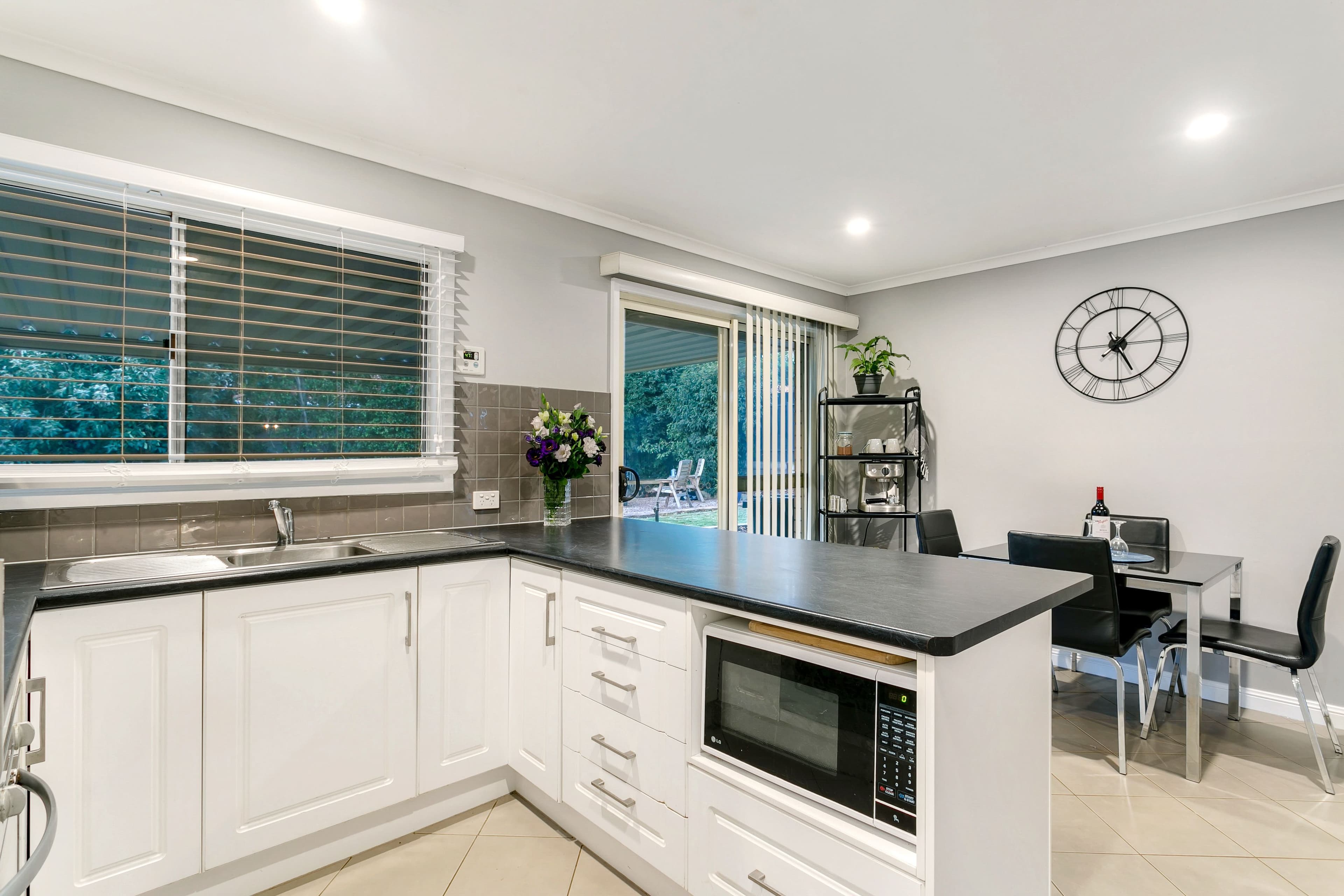 16 Frazer Avenue, Gulfview Heights SA 5096, Gulfview Heights - Thumbnail 3