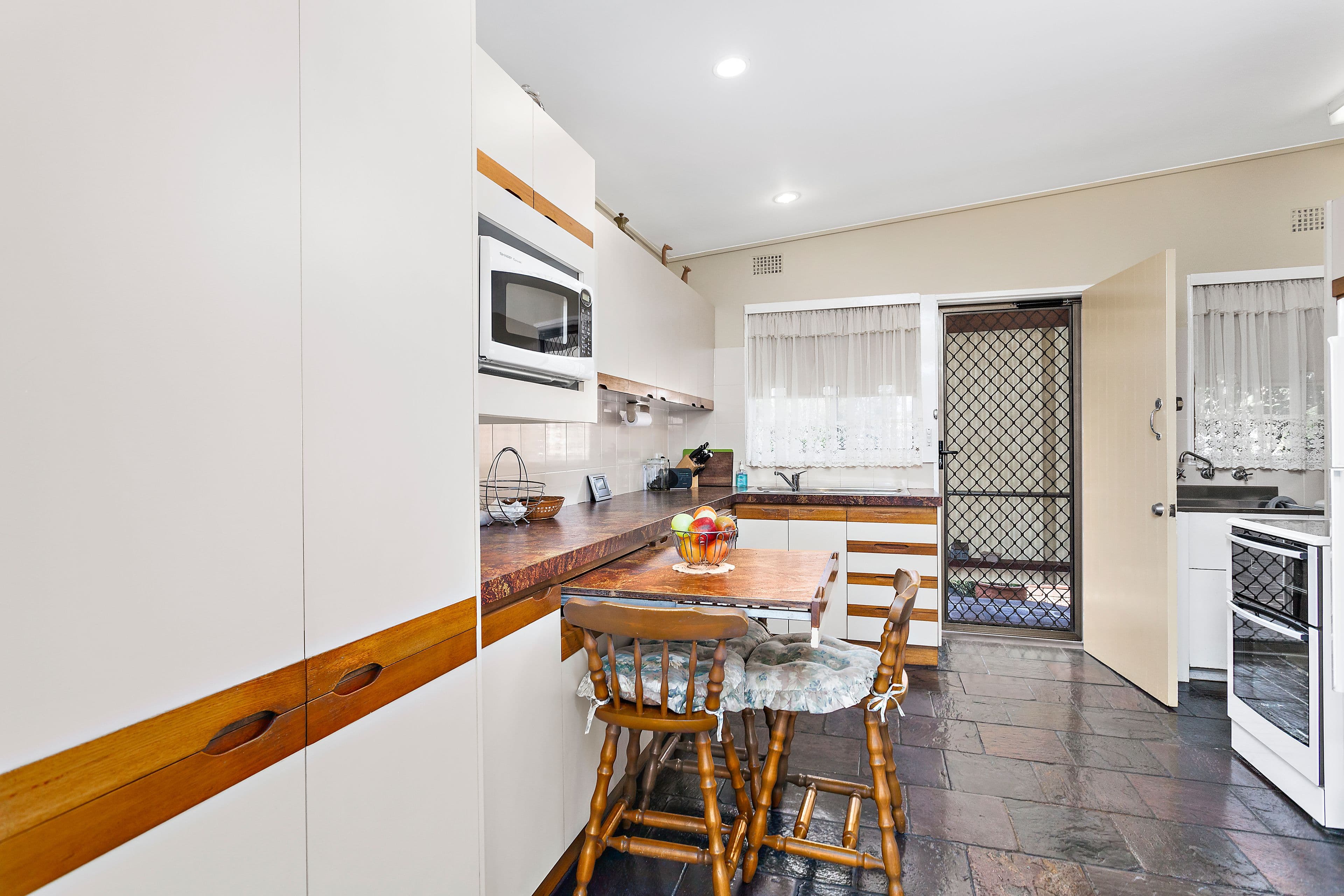 27 Spinks Road, East Corrimal - Thumbnail 3