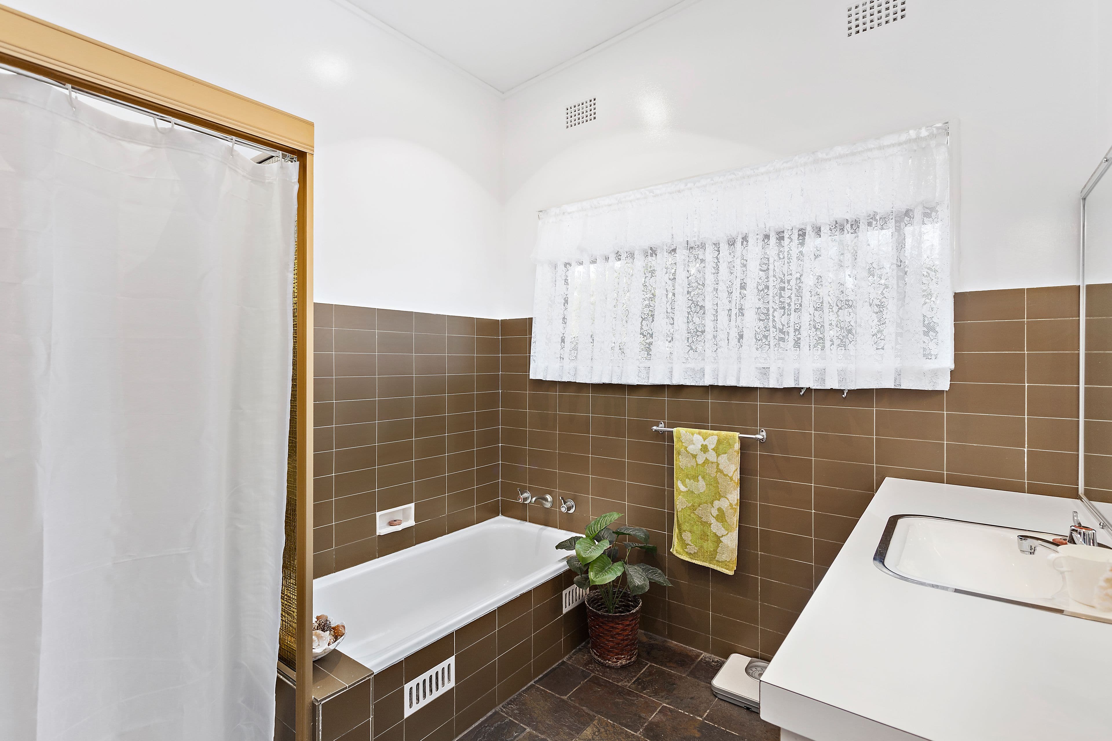 27 Spinks Road, East Corrimal - Thumbnail 5