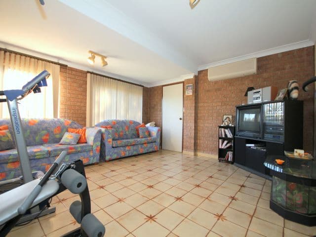 18A Cumberland Avenue, GEORGES HALL NSW 2198, Georges Hall - Thumbnail 7