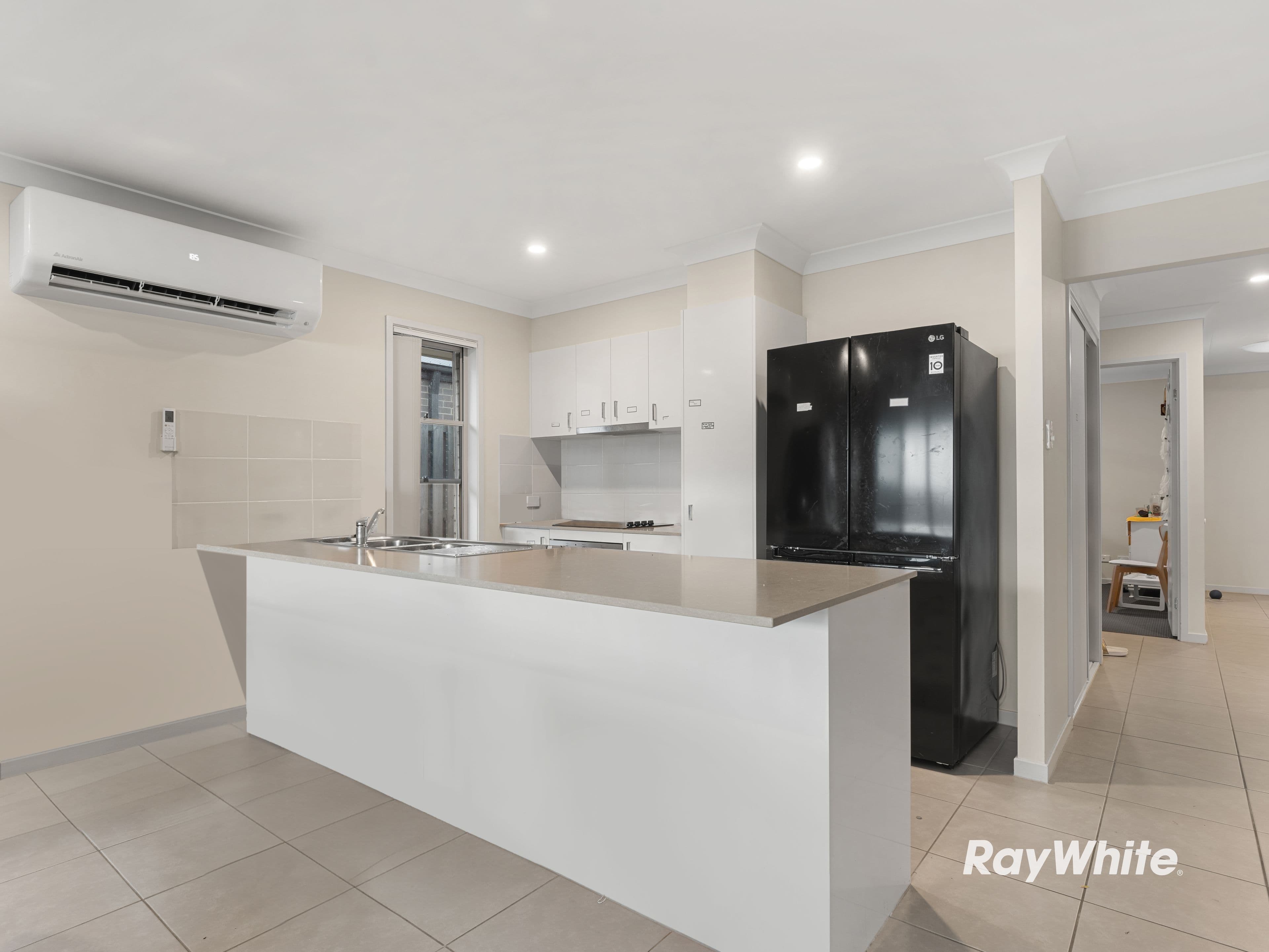 3 Haystack Close, Park Ridge QLD 4125, Park Ridge - Thumbnail 3