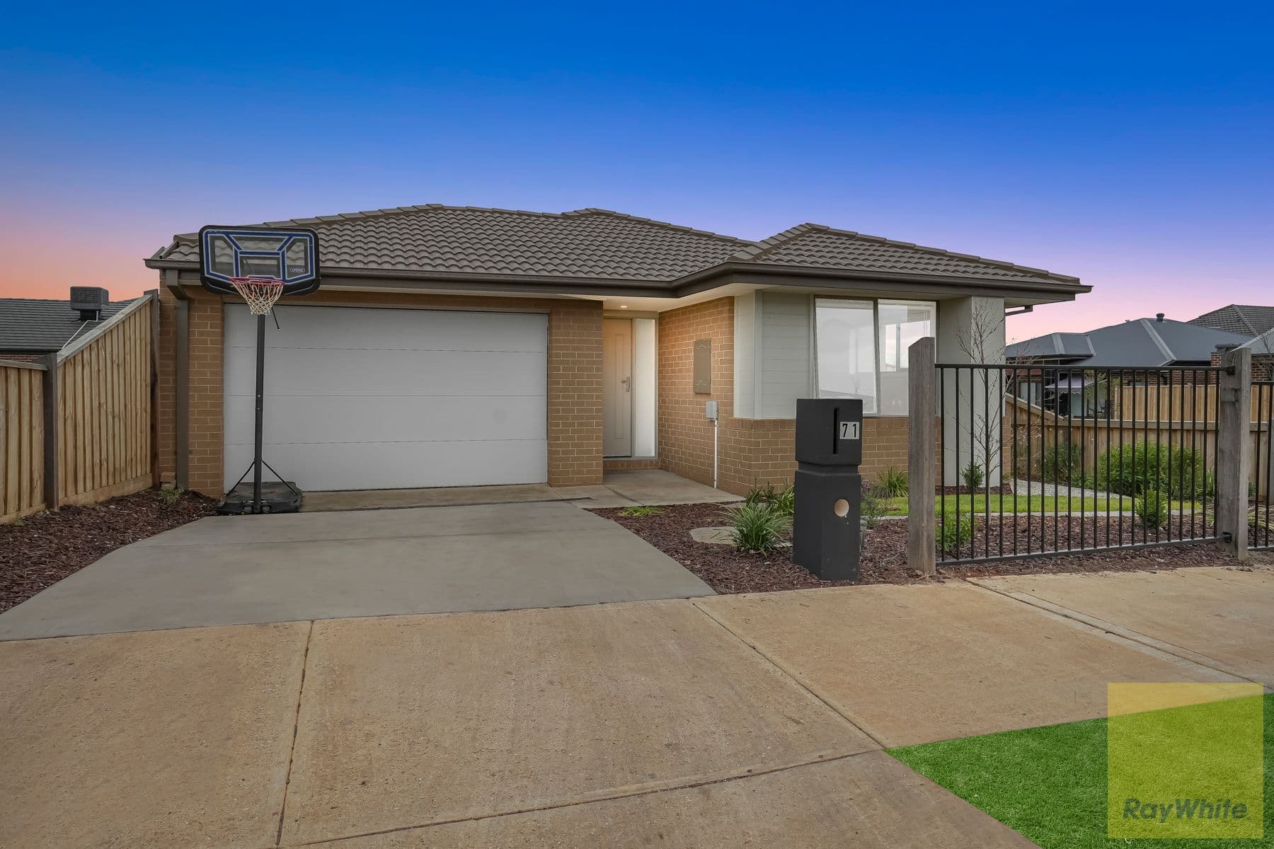 71 Fuchsia Drive, Rockbank VIC 3335, Rockbank - Thumbnail 2