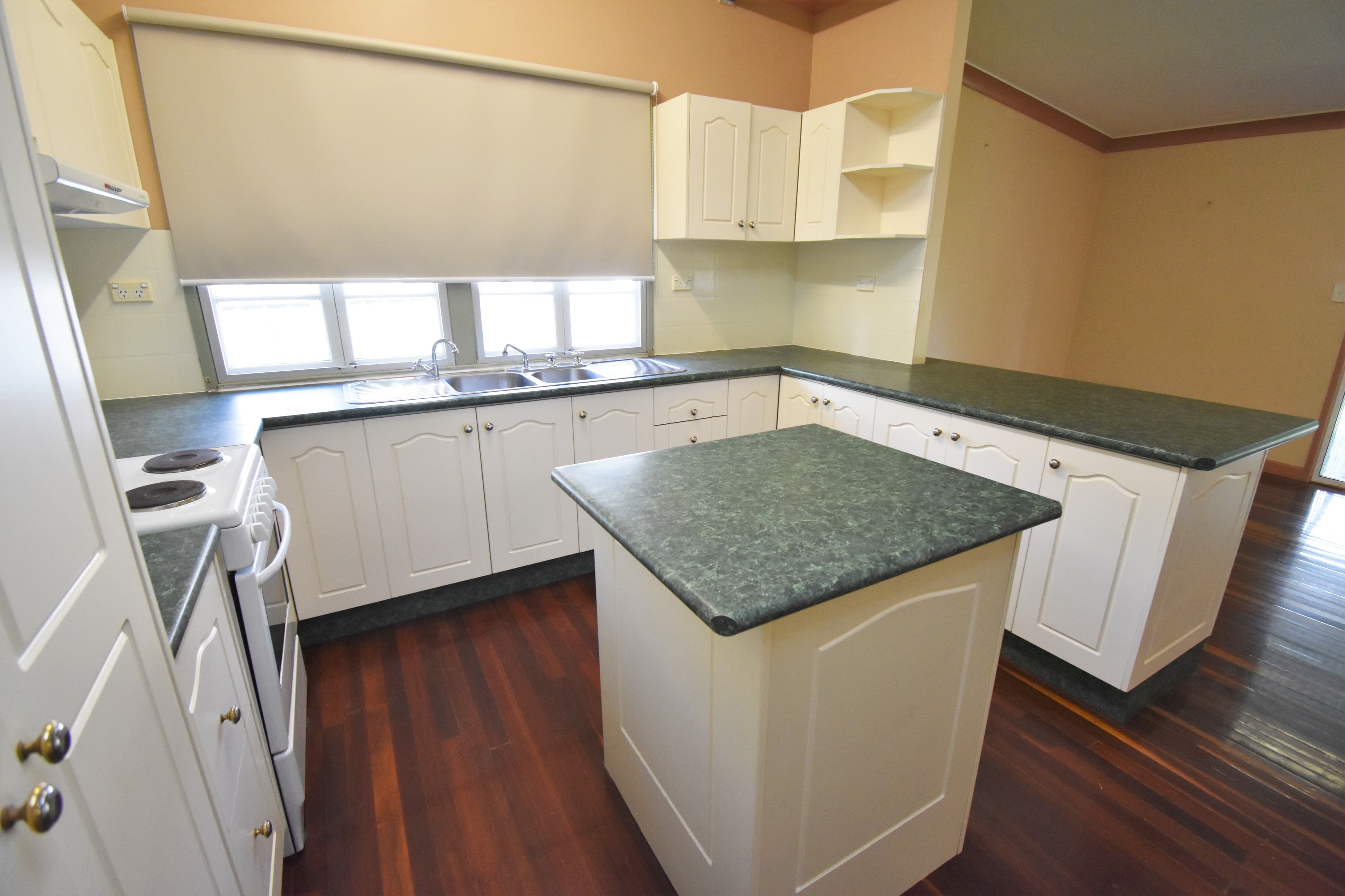 7 Heron Street, Longreach QLD 4730, Longreach - Thumbnail 3