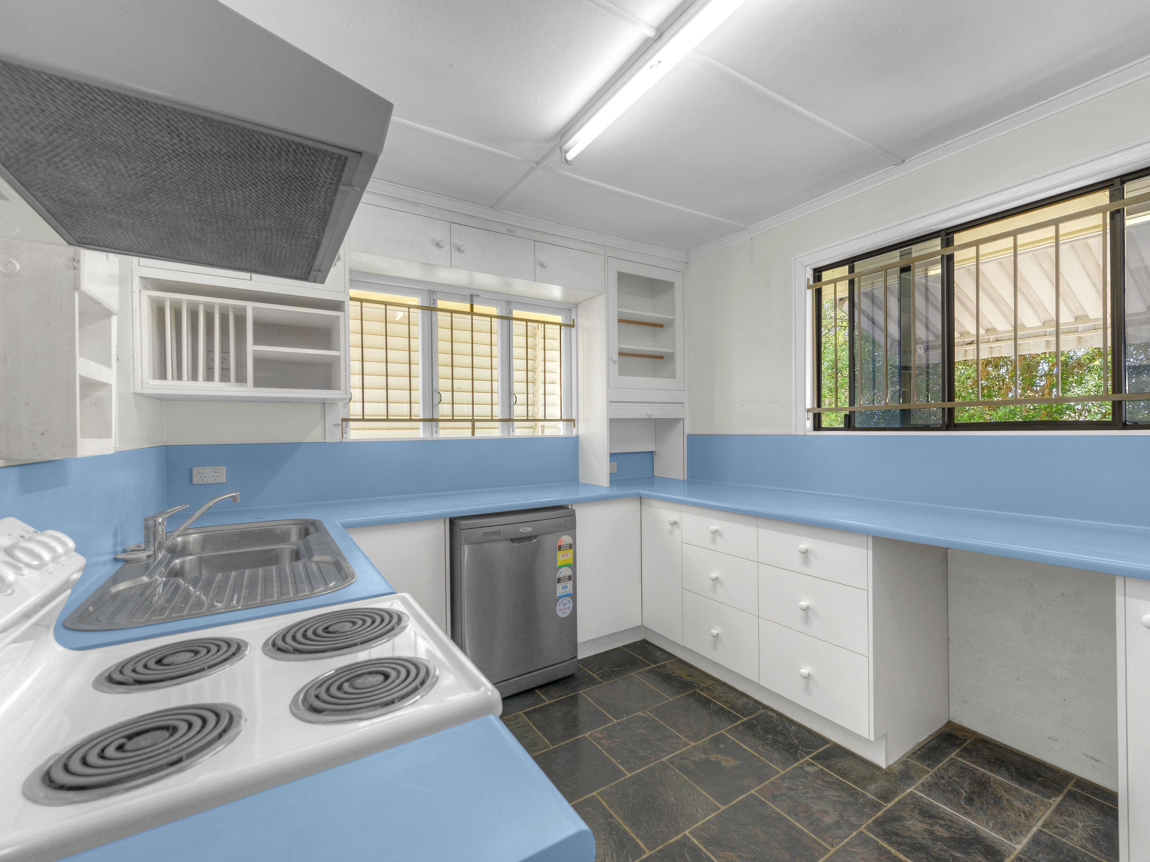 69 Miles Street, Hawthorne QLD 4171, Hawthorne - Thumbnail 4