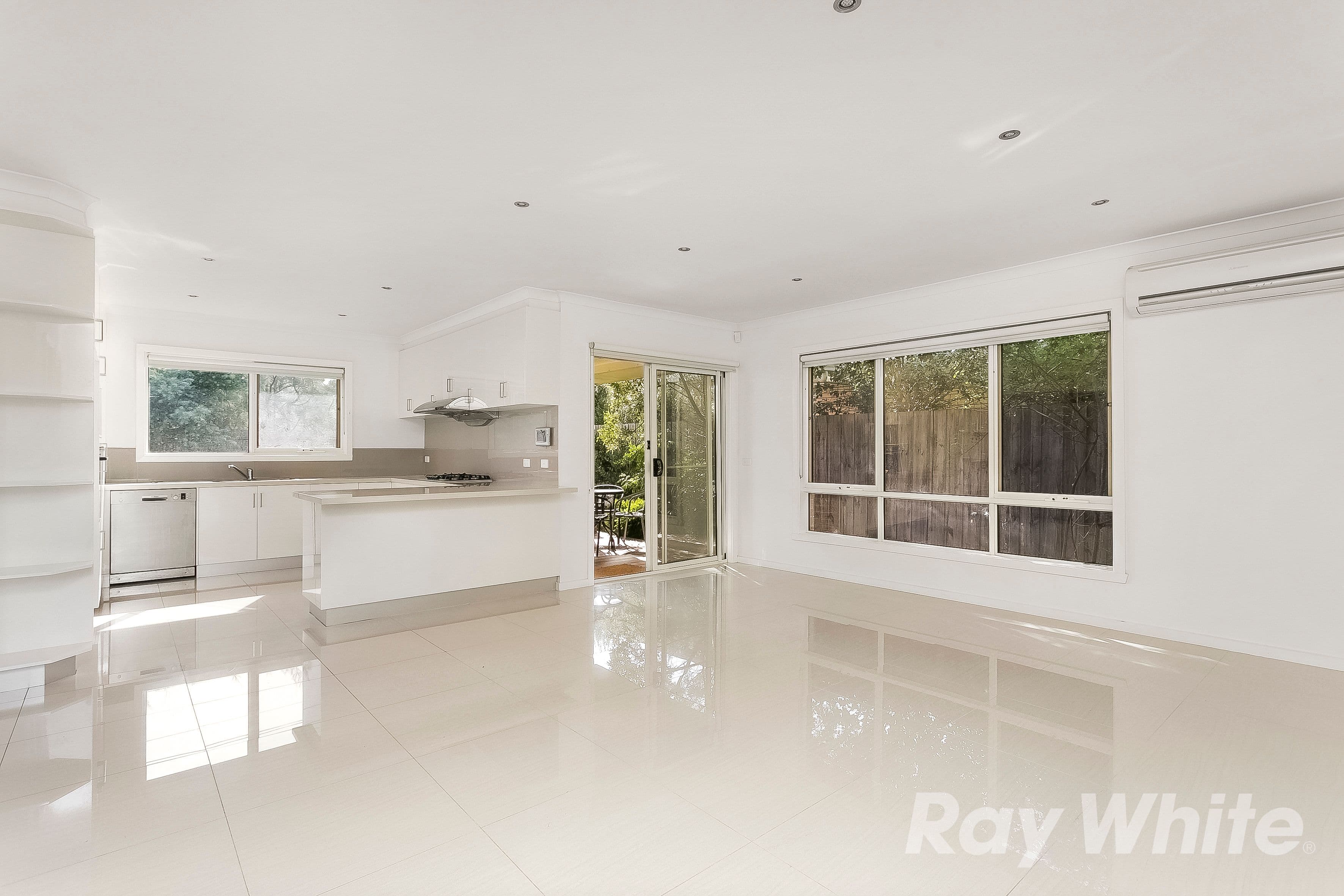 6 Forest Court, Glen Waverley VIC 3150, Glen Waverley - Thumbnail 2