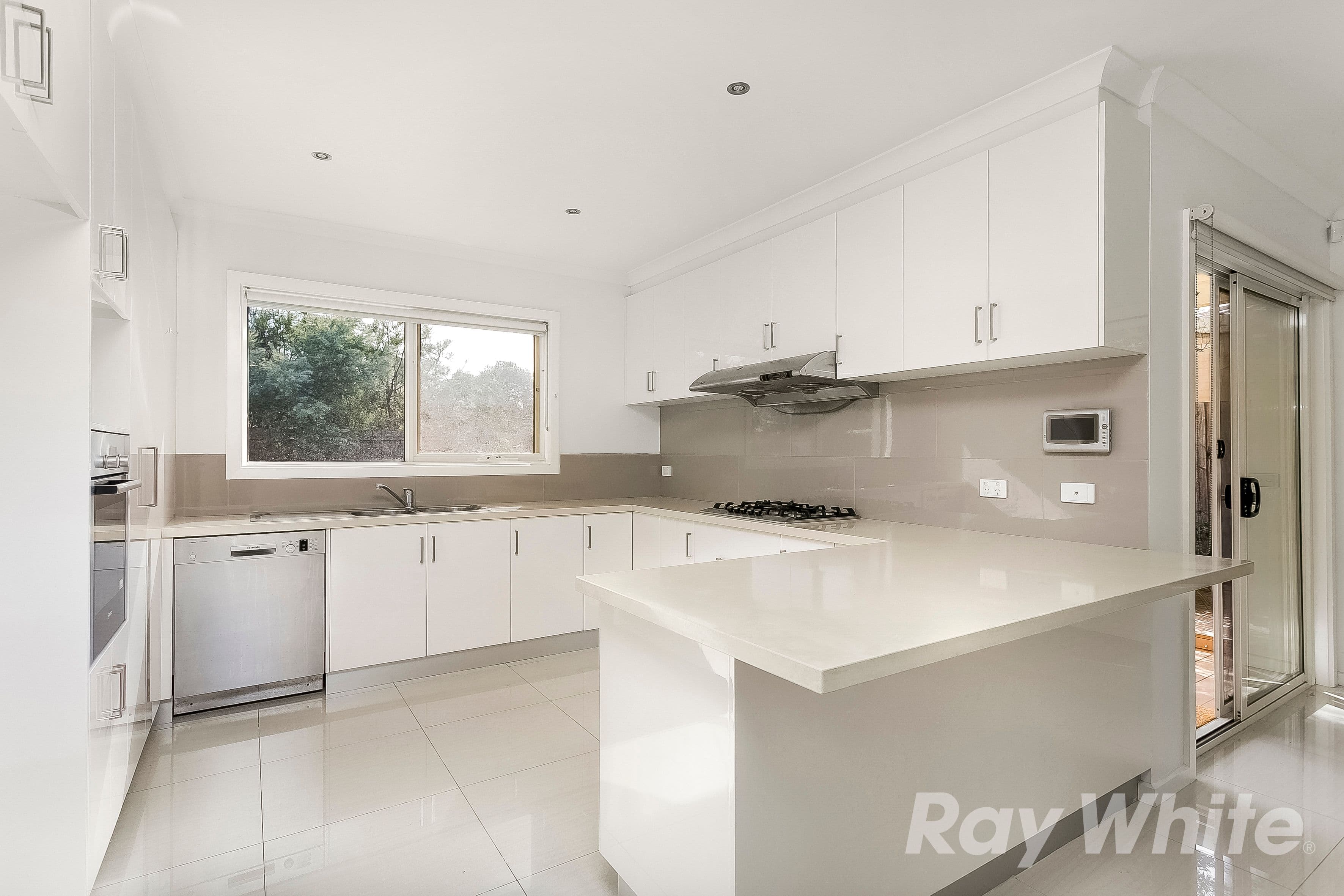 6 Forest Court, Glen Waverley VIC 3150, Glen Waverley - Thumbnail 4