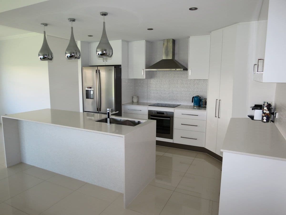 8 Sandown Street, Emerald QLD 4720, Emerald - Thumbnail 2