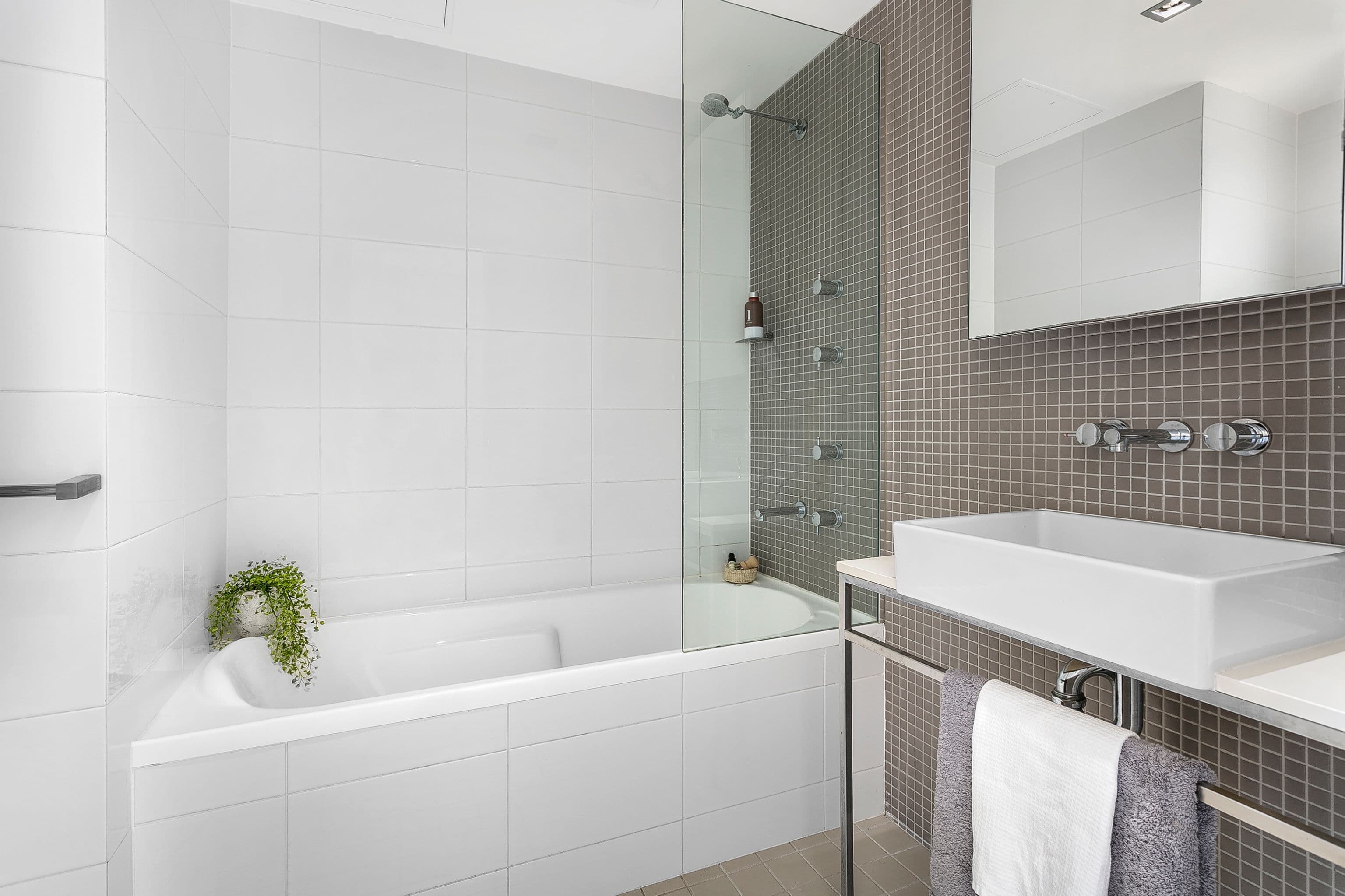 4 Caerleon Court, Eaglemont, Eaglemont - Thumbnail 4