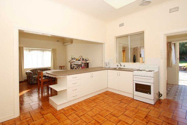 142 Murray Road, PRESTON VIC 3072, Preston - Thumbnail 2