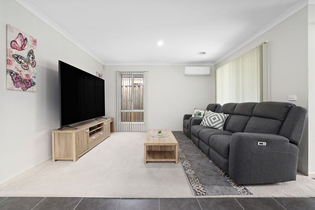 18 Timbarra Drive, Werribee VIC 3030, Werribee - Thumbnail 8
