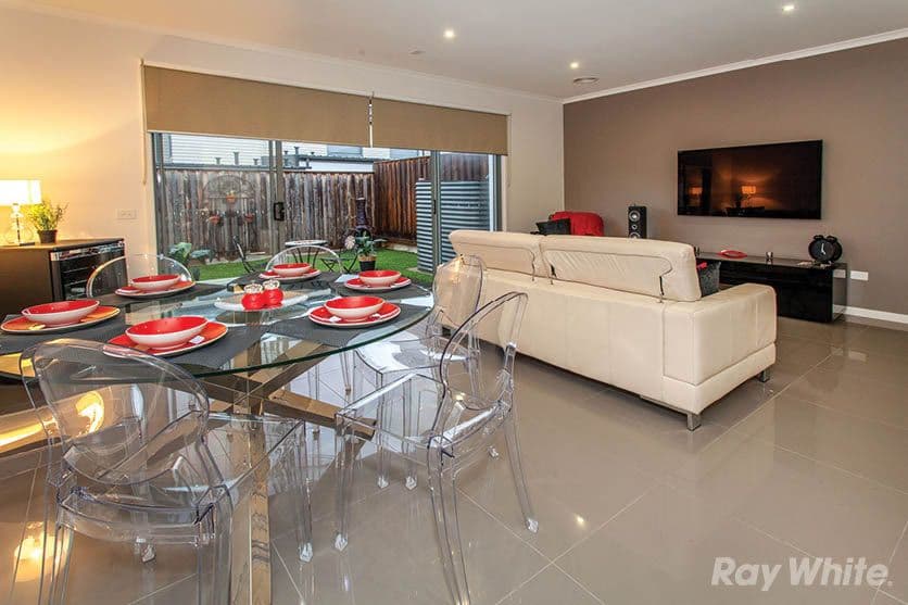 33 Brunton Crescent, Mulgrave VIC 3170, Mulgrave - Thumbnail 3