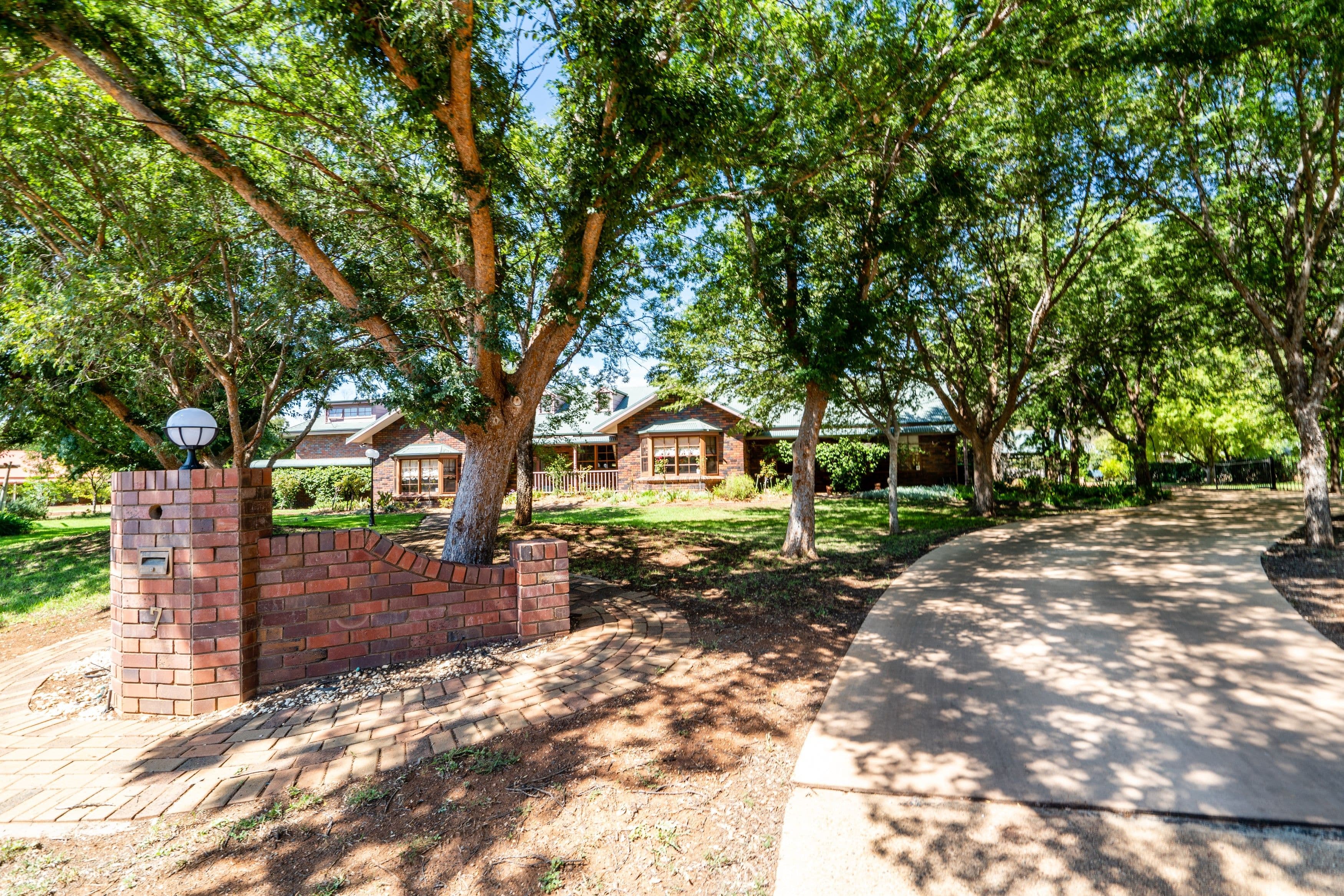 7 Susan Place, Dubbo - Image 1