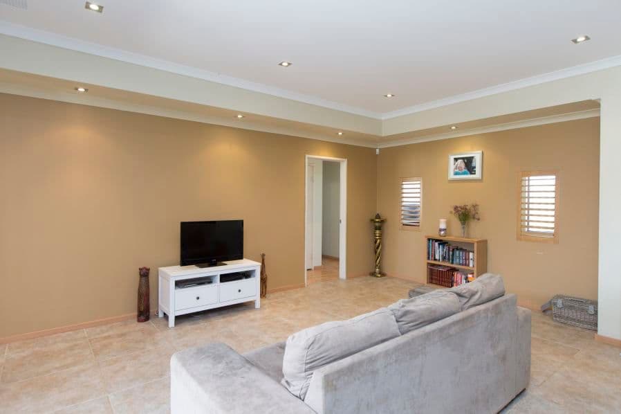 2 Rupara Circle, QUINNS ROCKS WA 6030, Quinns Rocks - Thumbnail 3