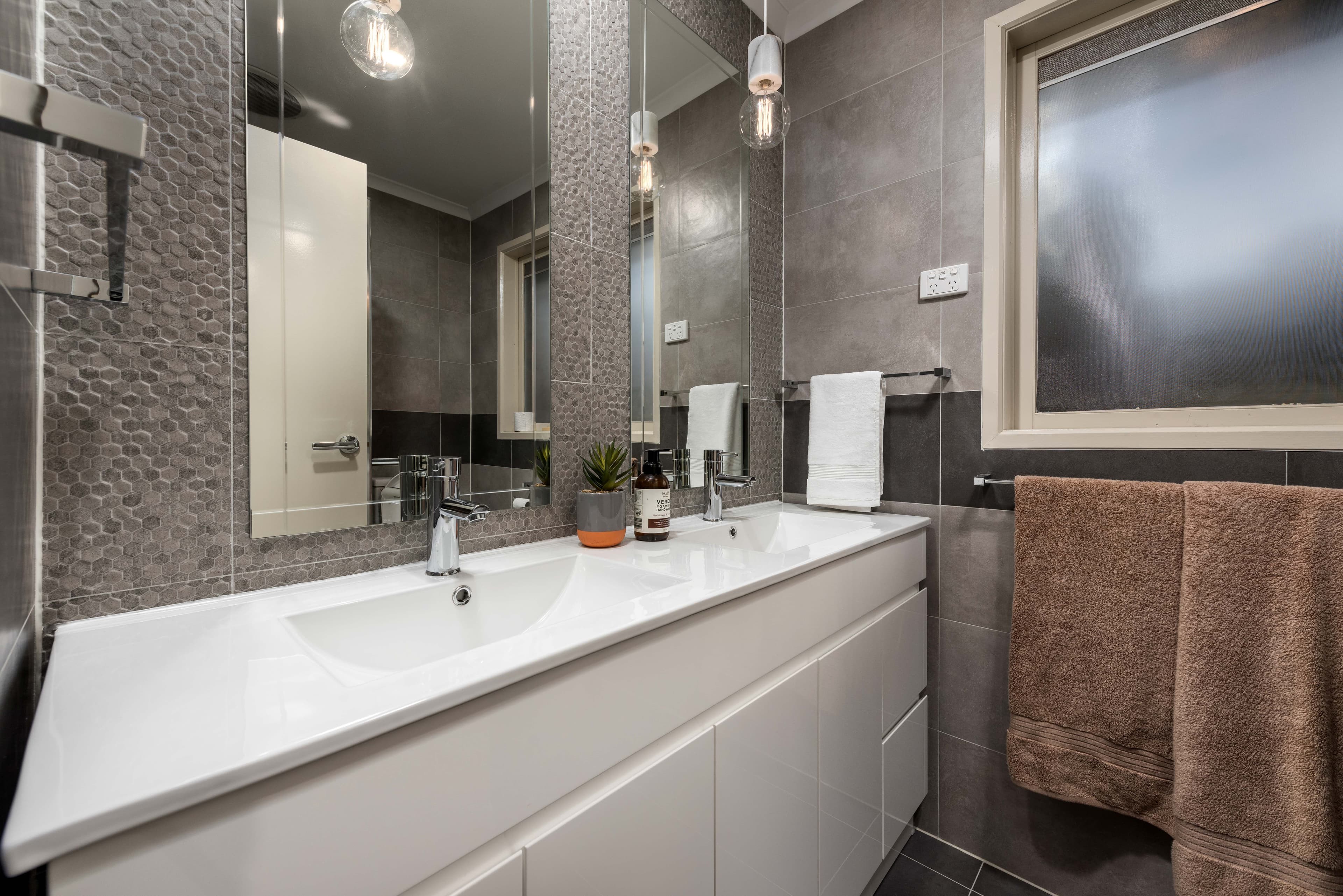 4 Mill Park Drive, Mill Park VIC 3082, Mill Park - Thumbnail 8