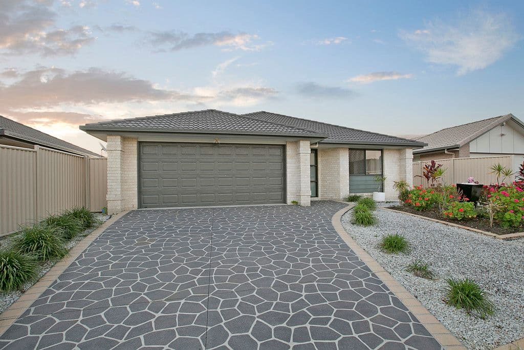 8 Sasha Street, Wynnum West QLD 4178, Wynnum West - Thumbnail 2