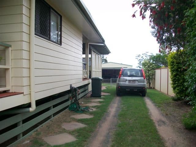 11 Powell Street, Roma QLD 4455, Roma - Thumbnail 2