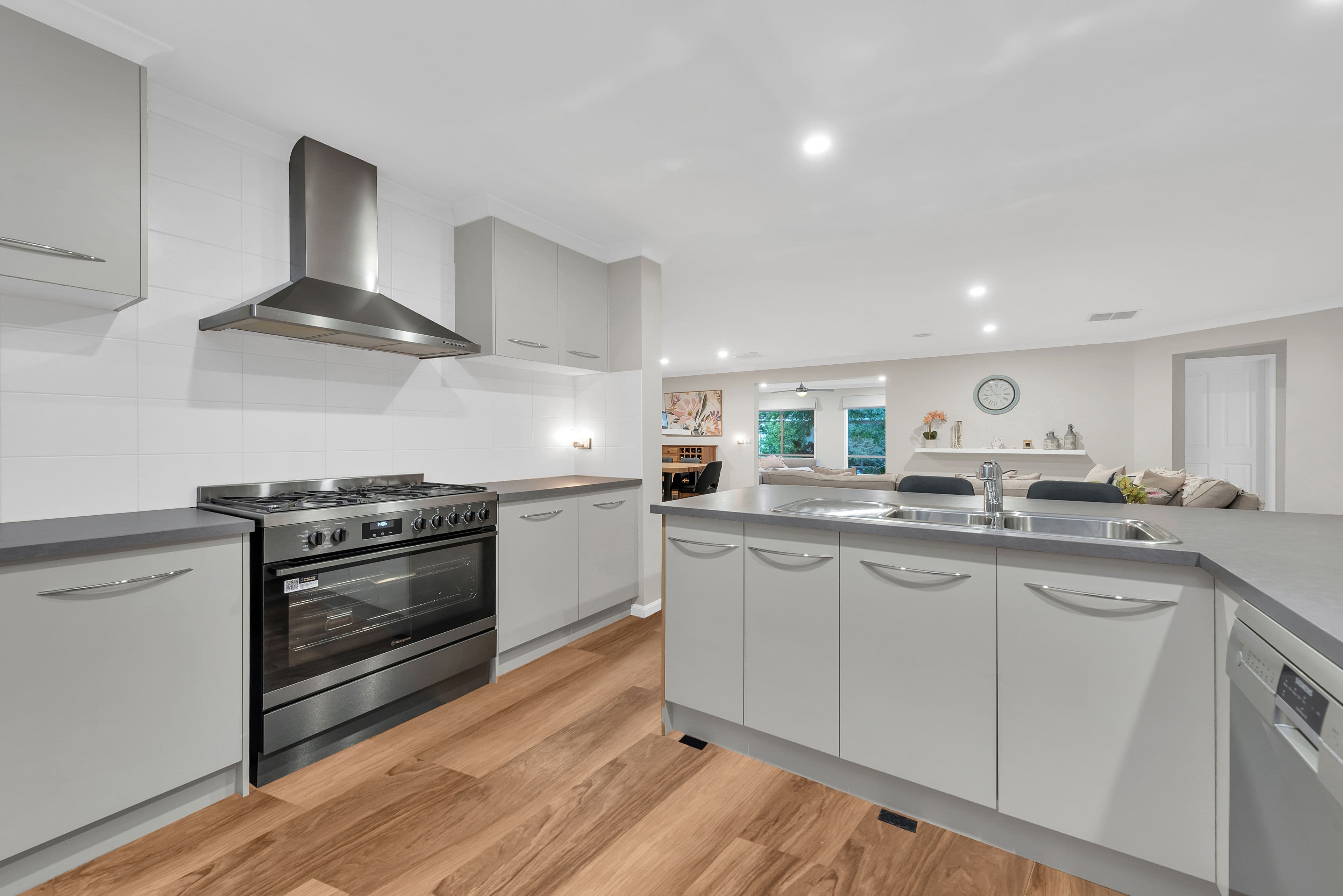 5 Buchan Green, Pakenham VIC 3810, Pakenham - Thumbnail 2