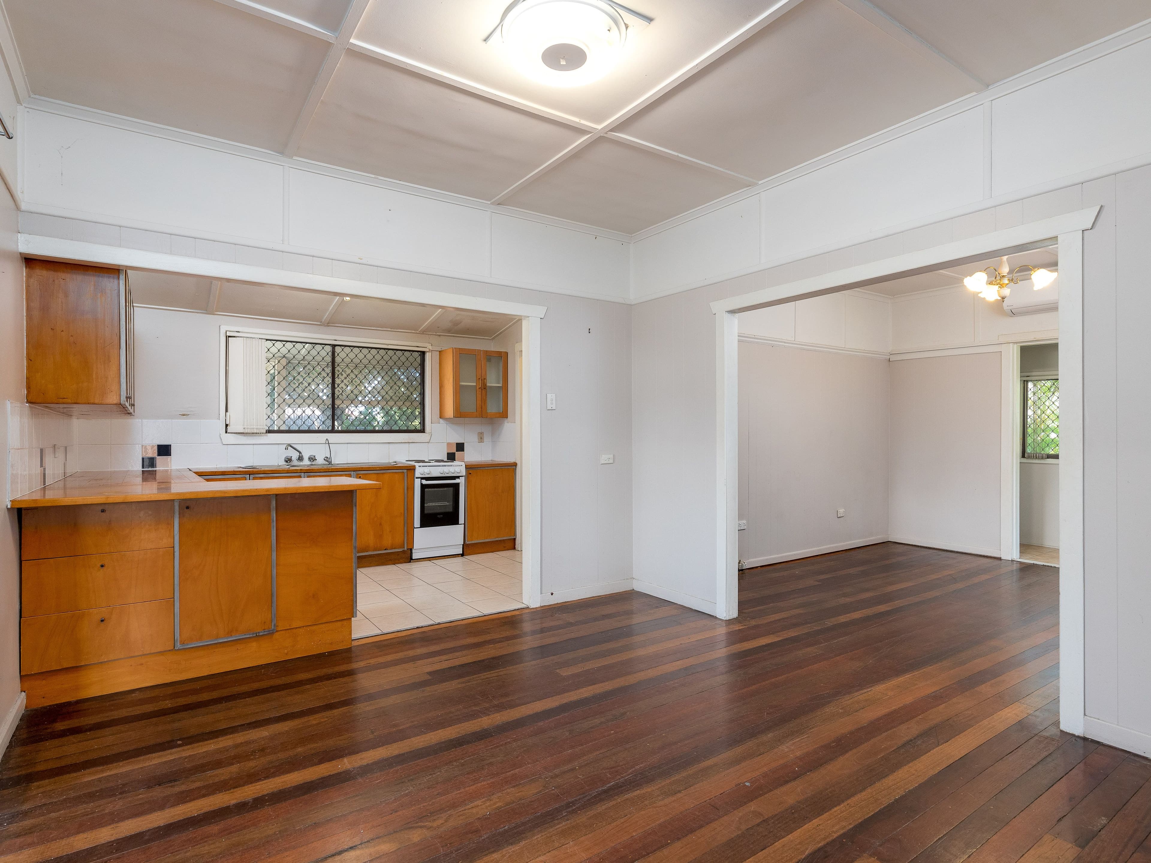 76 Barkoola Street, Upper Mount Gravatt QLD 4122, Upper Mount Gravatt - Thumbnail 4