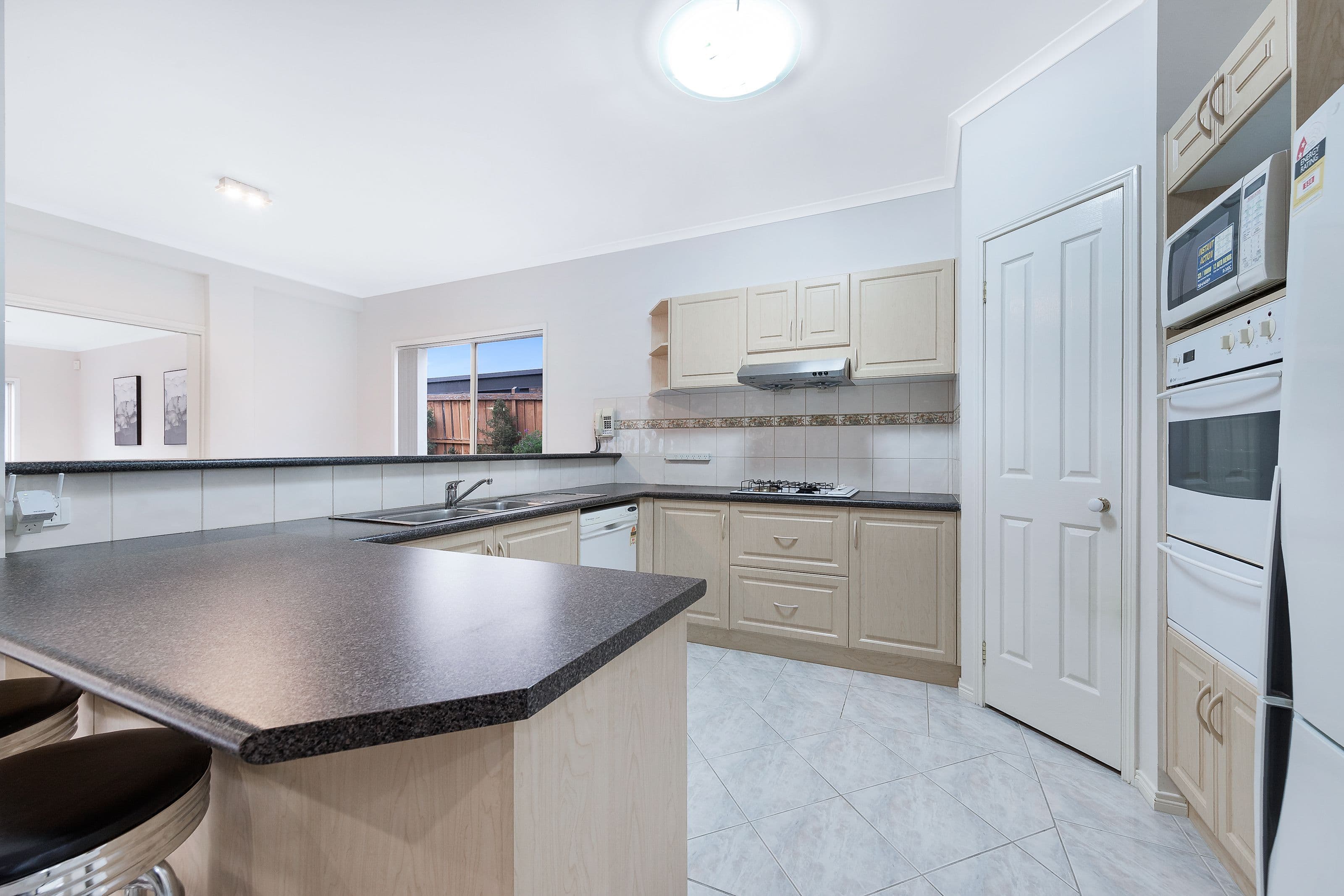 7 Autumn Court, Glen Waverley VIC 3150, Glen Waverley - Thumbnail 3