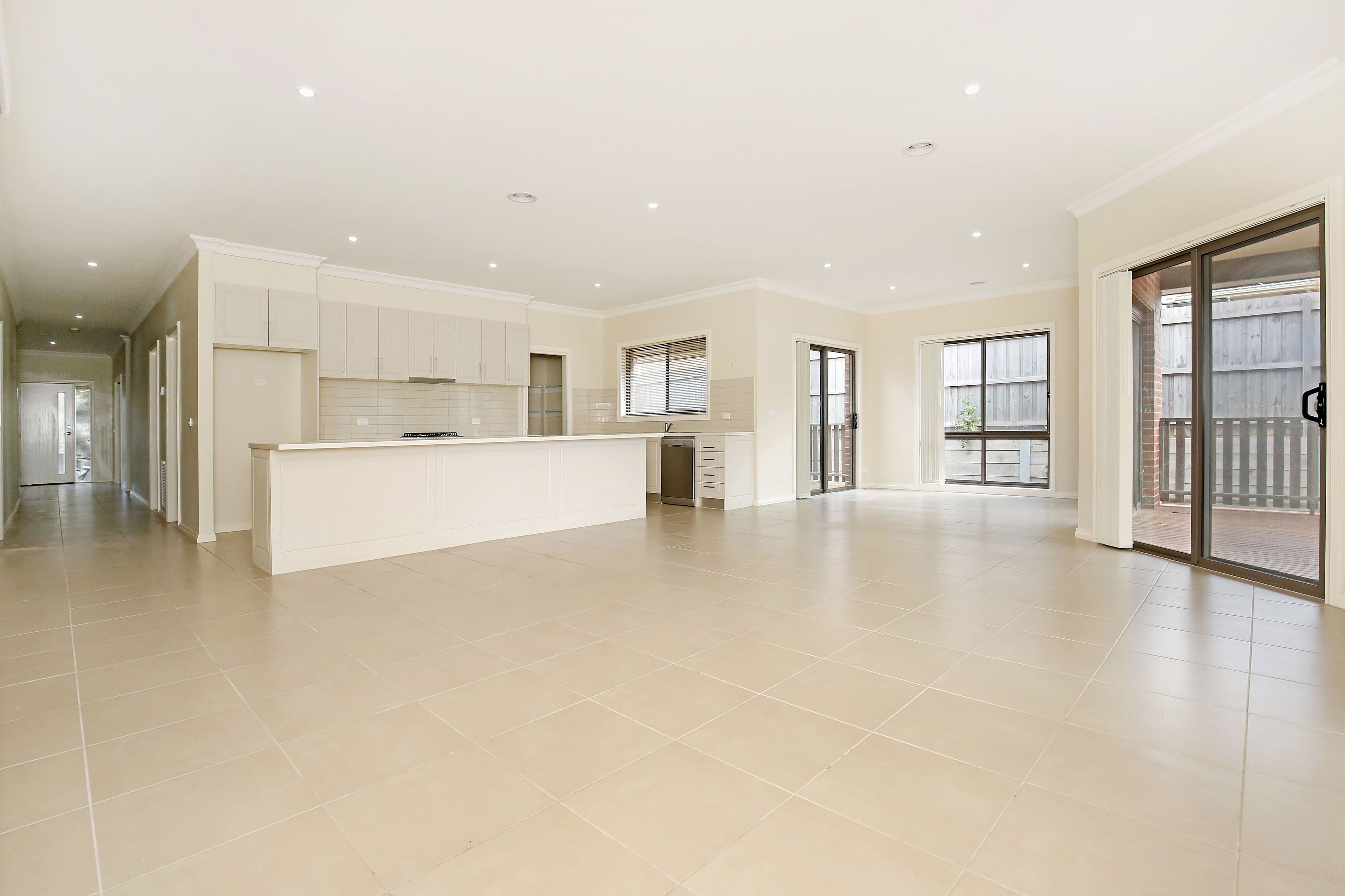 14 Windsor Rise, Sunbury VIC 3429, Sunbury - Thumbnail 3