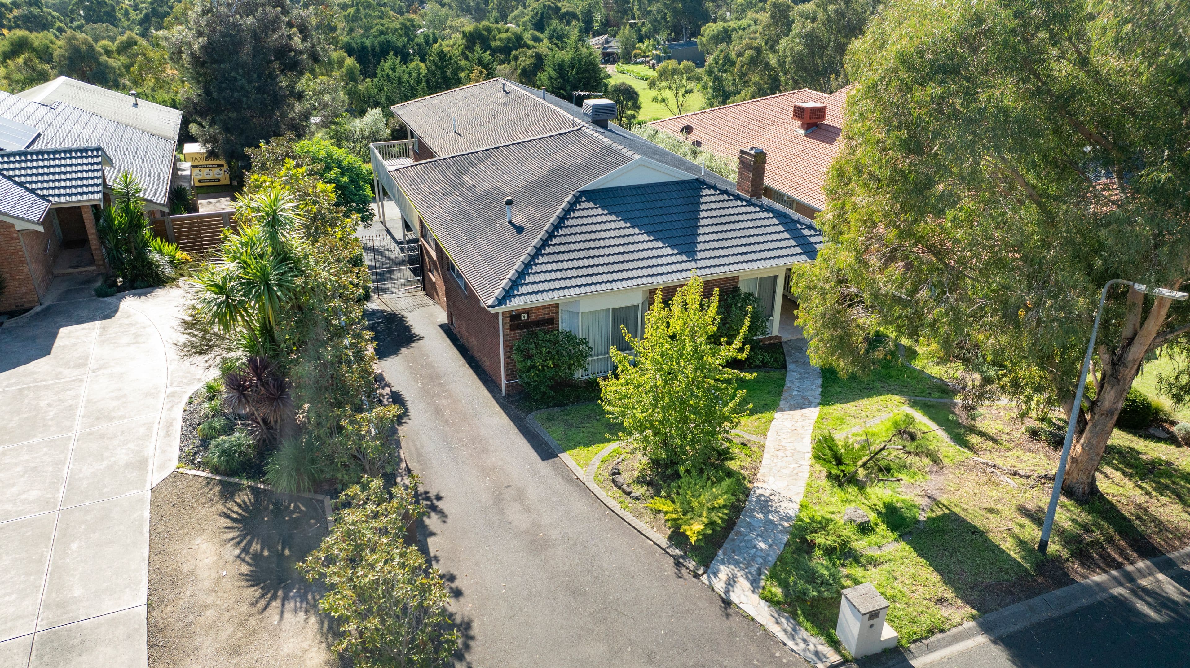 49 Dandallo Drive, Eltham VIC 3095, Eltham - Thumbnail 3