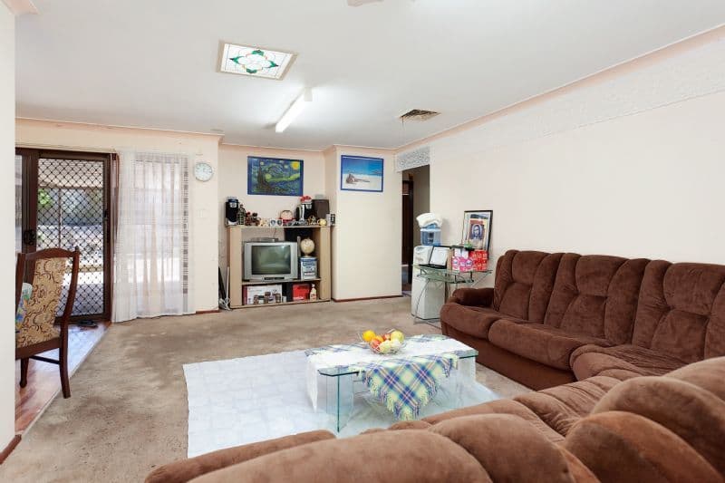 21 Sandpiper Loop, YANGEBUP WA 6164, Yangebup - Thumbnail 5