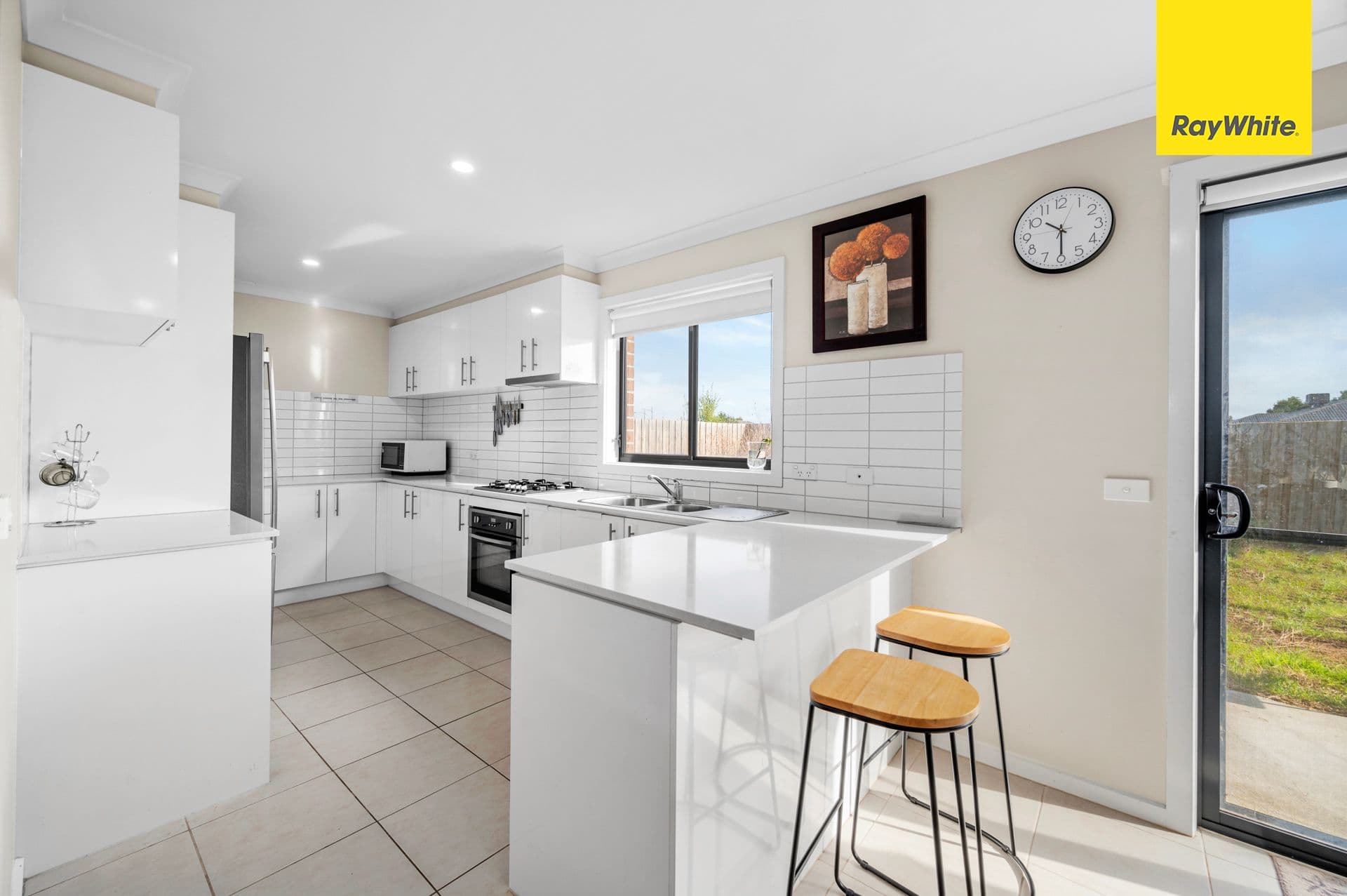 17 Bolton Street, Melton South VIC 3338, Melton South - Thumbnail 5