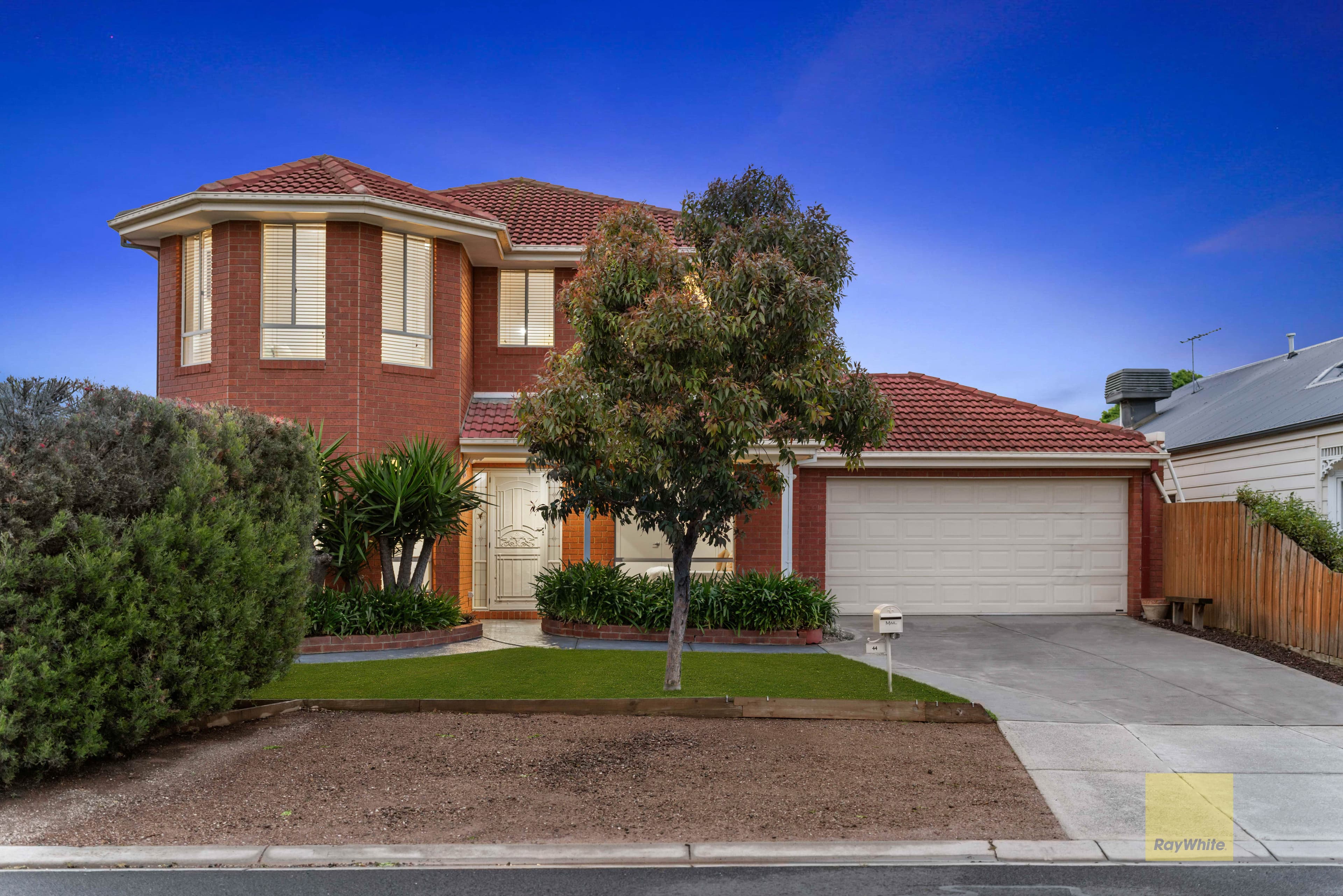 44 Breakwater Crescent, Point Cook VIC 3030, Point Cook - Thumbnail 2