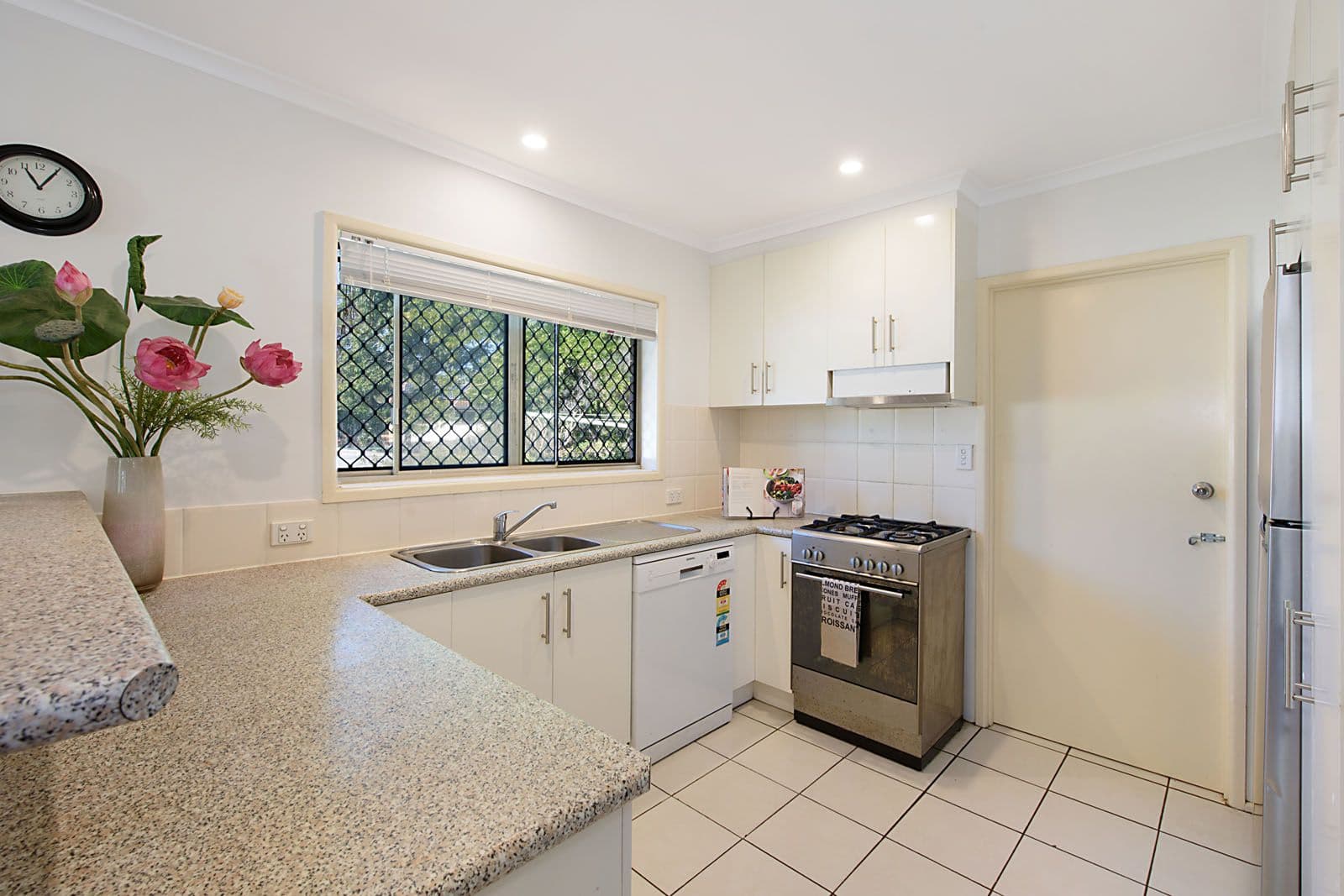 10 Ashburton Street, Chapel Hill QLD 4069, Chapel Hill - Thumbnail 6