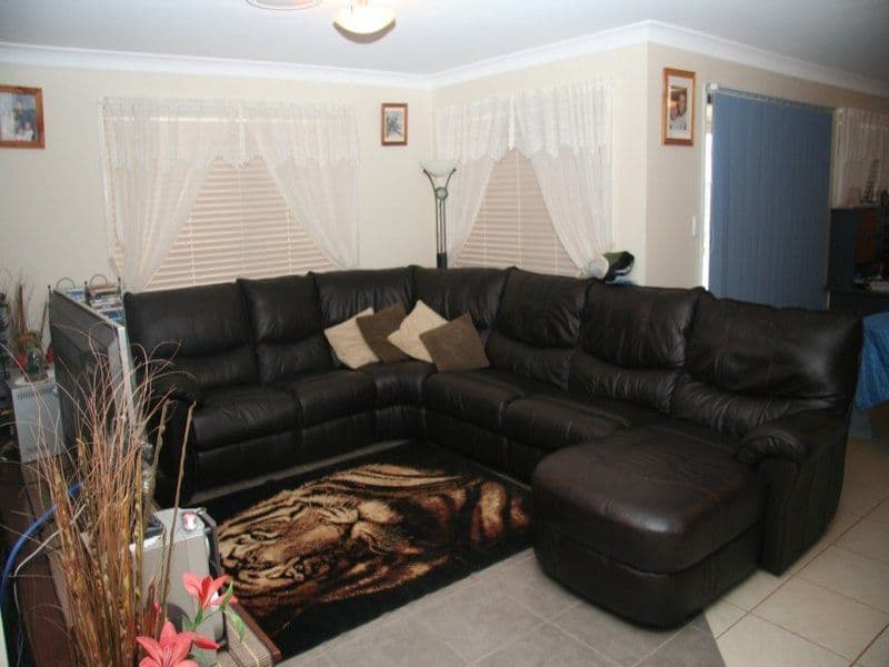 6 Parry Drive, Mooroolbark - Thumbnail 4