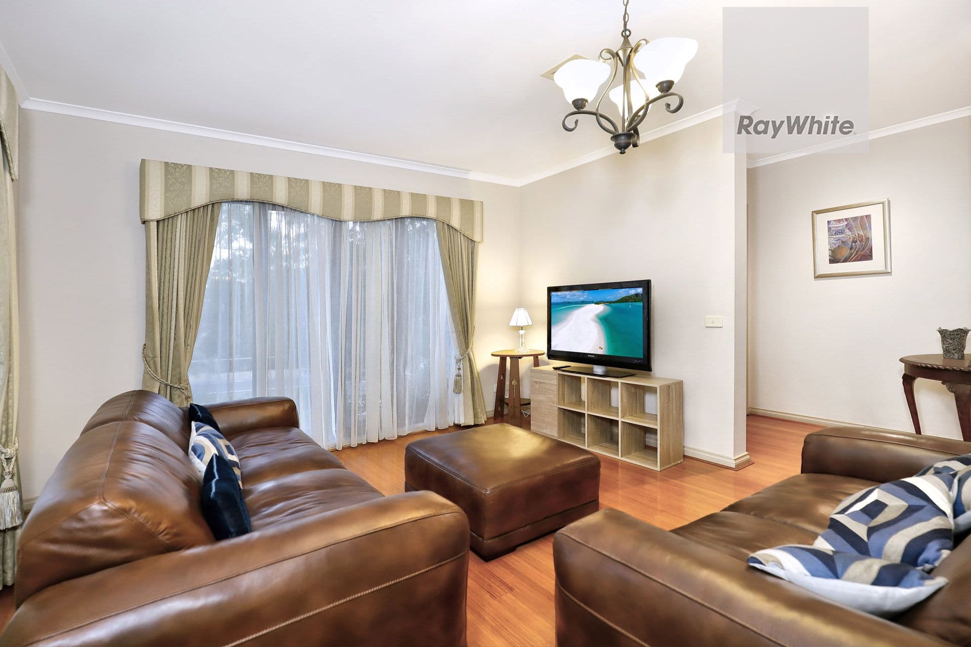 5 Ravenhill Boulevard, Roxburgh Park VIC 3064, Roxburgh Park - Thumbnail 2