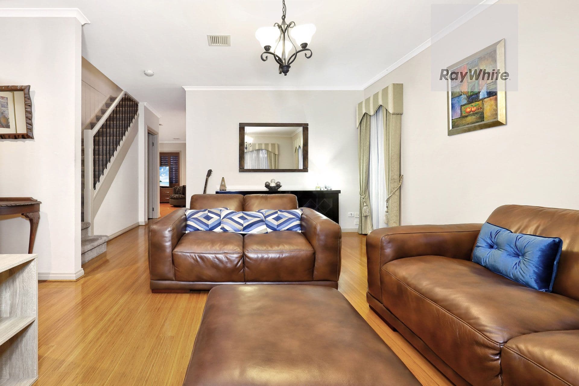 5 Ravenhill Boulevard, Roxburgh Park VIC 3064, Roxburgh Park - Thumbnail 3