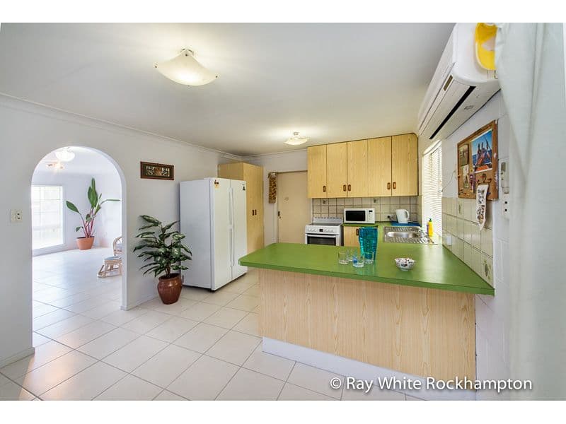 335 Farm Street, NORMAN GARDENS QLD 4701, Norman Gardens - Thumbnail 2