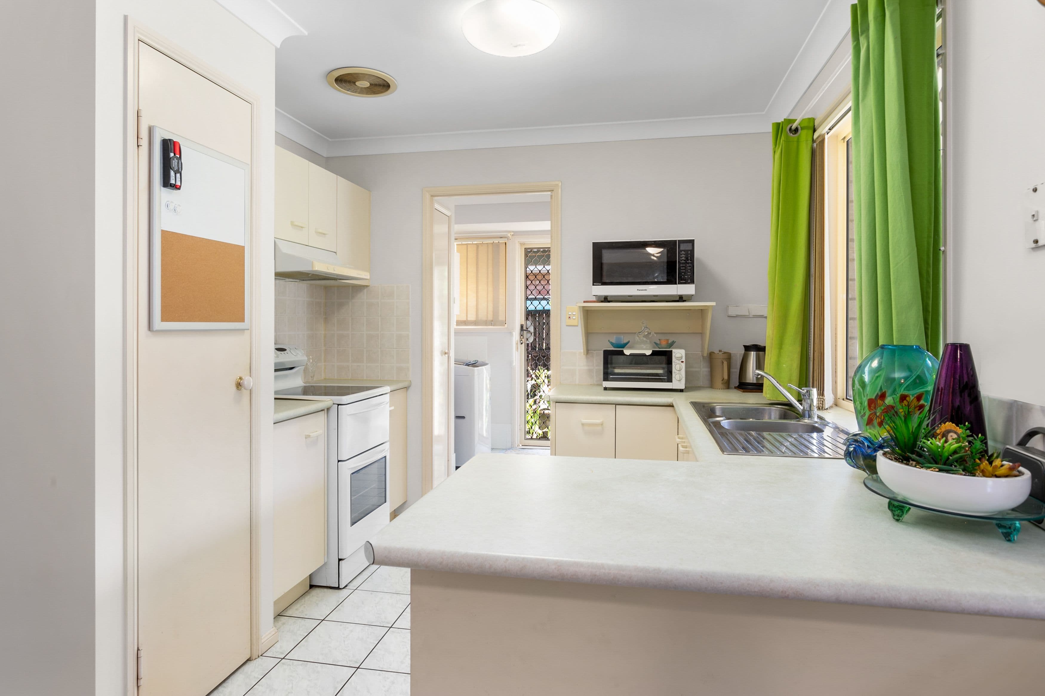 13 Antigua Crescent, Deception Bay QLD 4508, Deception Bay - Thumbnail 5