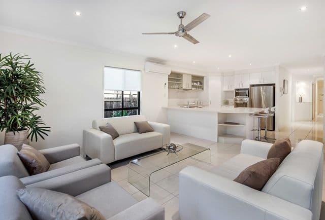 11 Jersey Place, KAWANA ISLAND QLD 4575, Kawana Island - Thumbnail 2