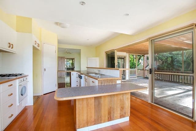 4 Amulla Court, MUDGEERABA QLD 4213, Mudgeeraba - Thumbnail 4