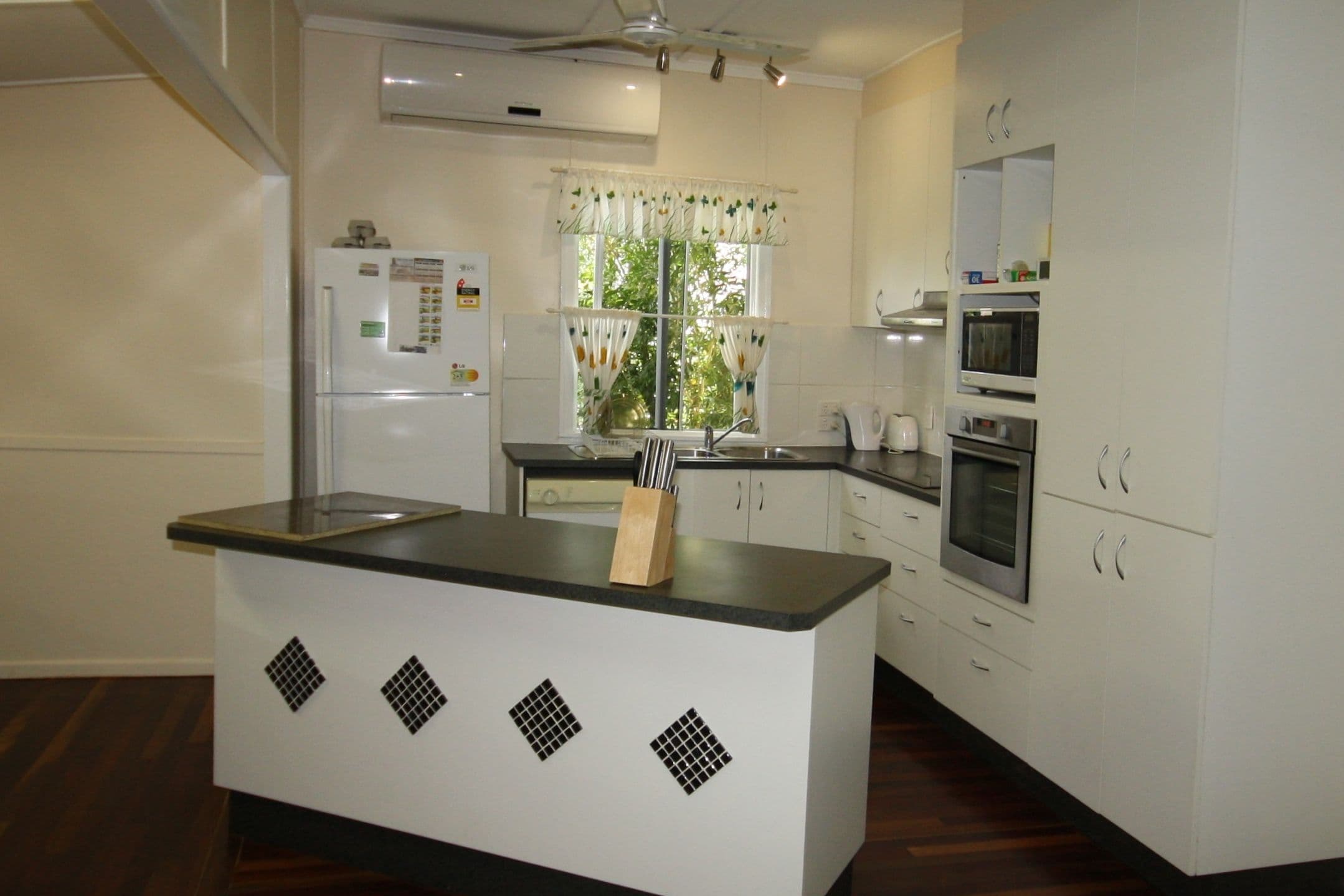39 Bouverie Street, MUNDUBBERA QLD 4626, Mundubbera - Image 1