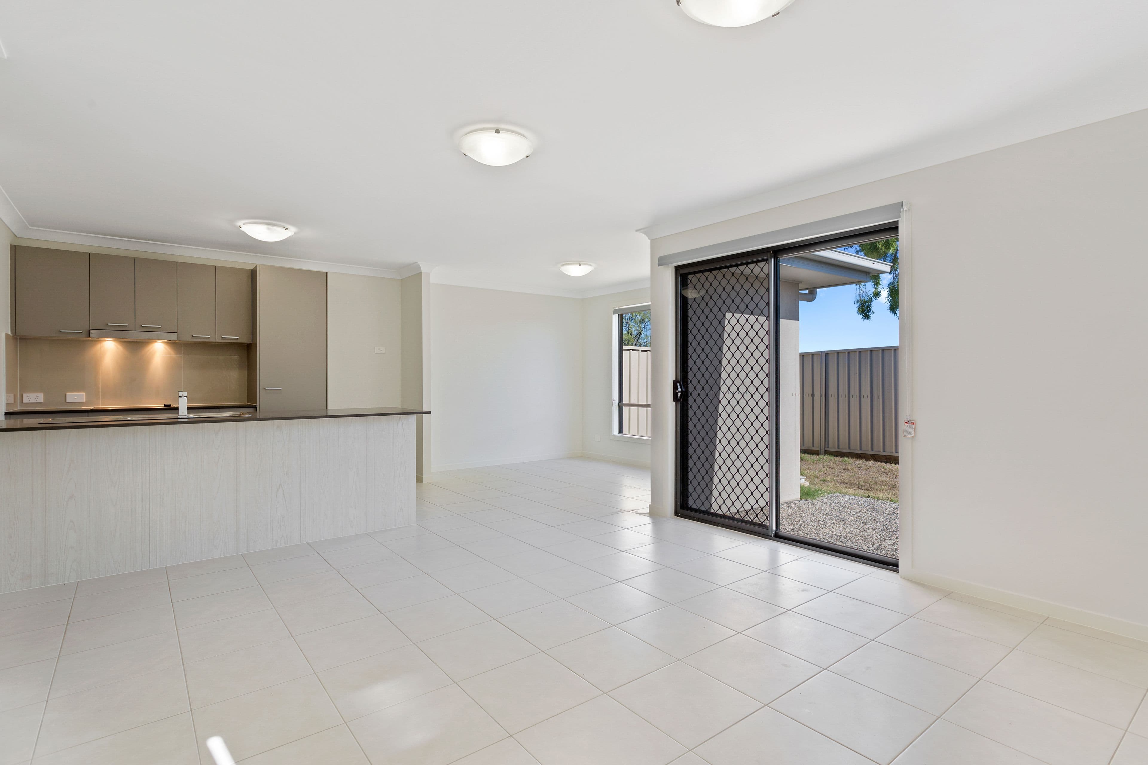 18 Minnett Street, Glenvale QLD 4350, Glenvale - Thumbnail 2