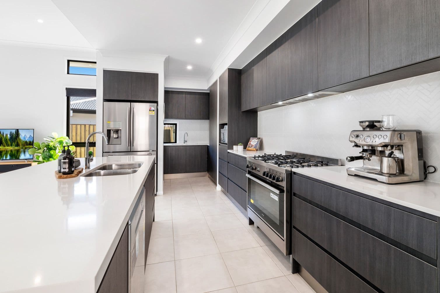 6 Epping Avenue, Pimpama QLD 4209, Pimpama - Thumbnail 3